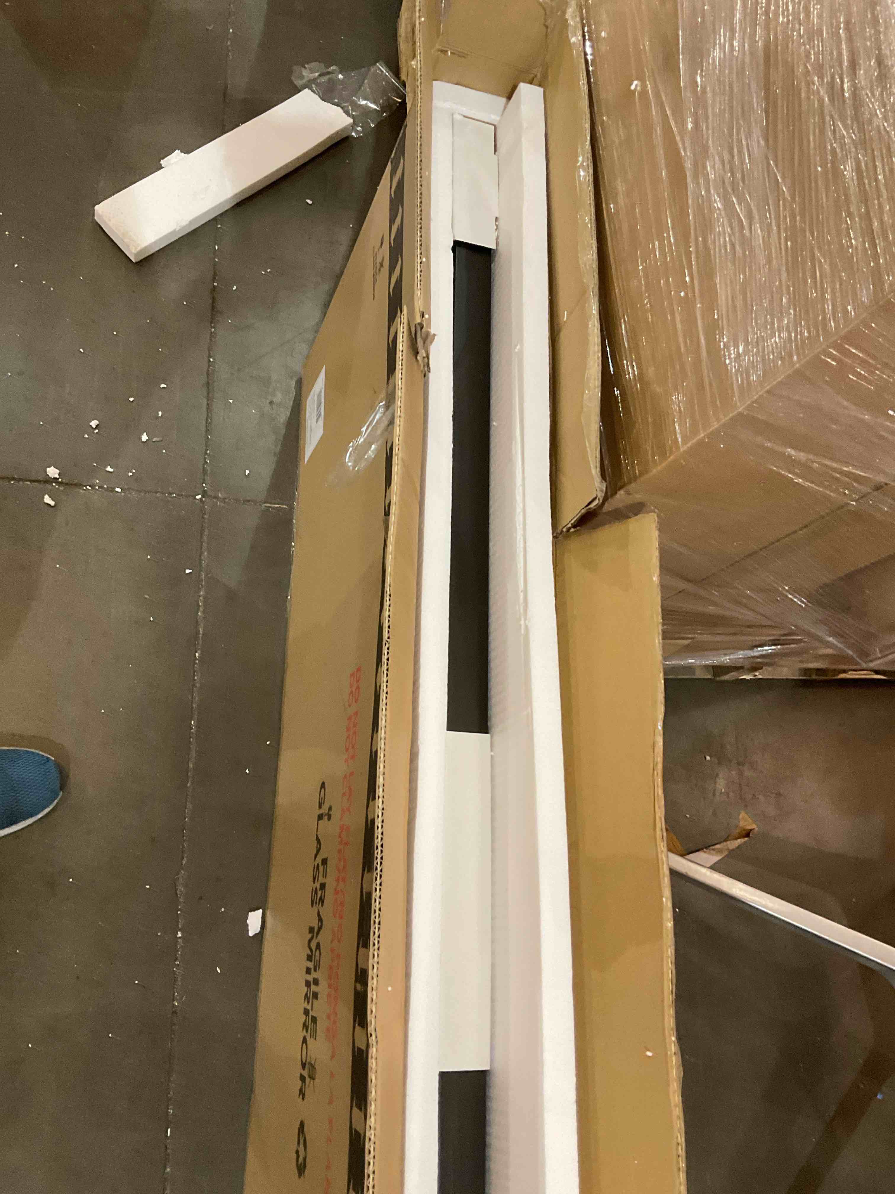 https://s3.amazonaws.com/lotting-images-prod/BargainHunt/BHL00101794_1707924528022.jpeg