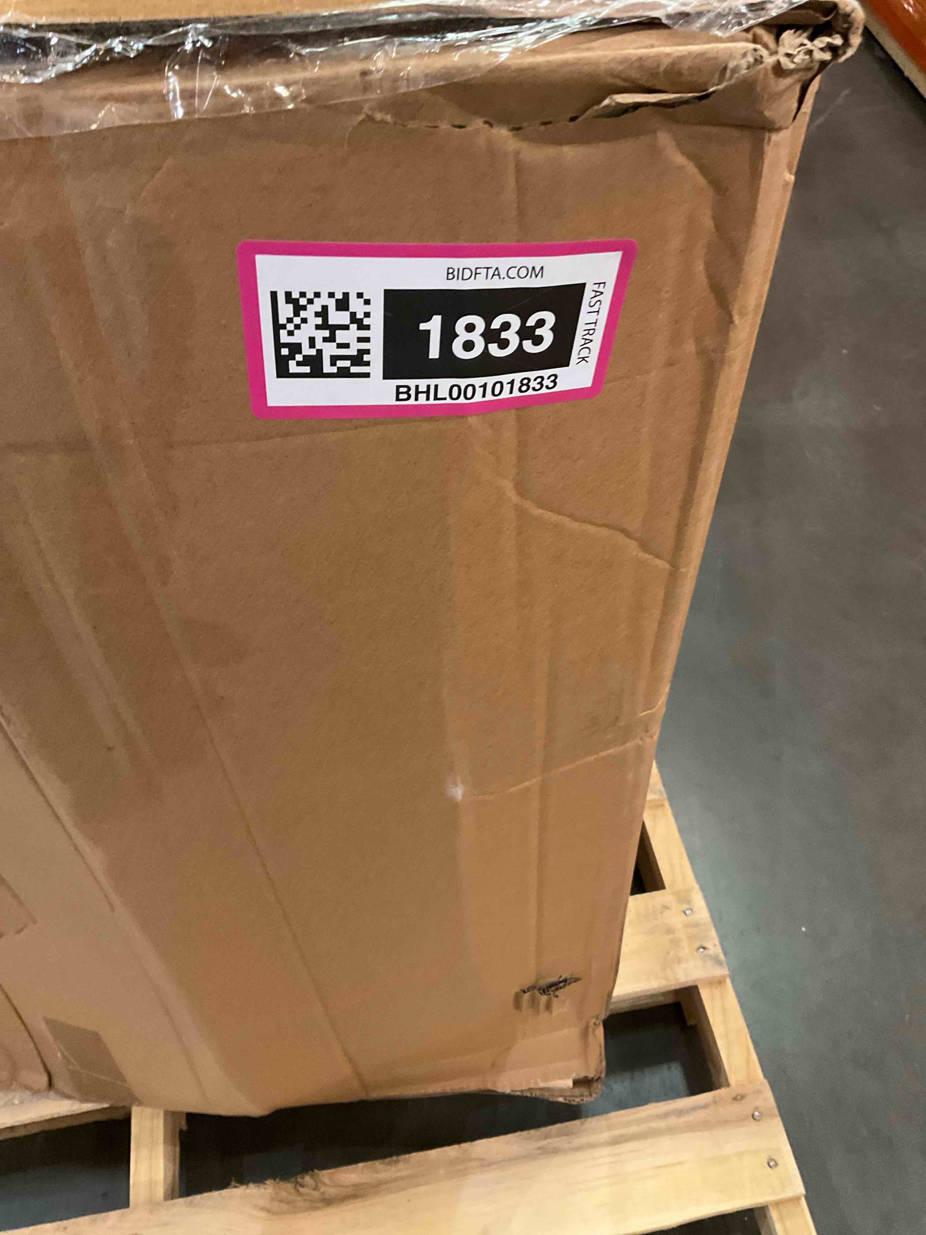 https://s3.amazonaws.com/lotting-images-prod/BargainHunt/BHL00101833_1707934729480.jpeg