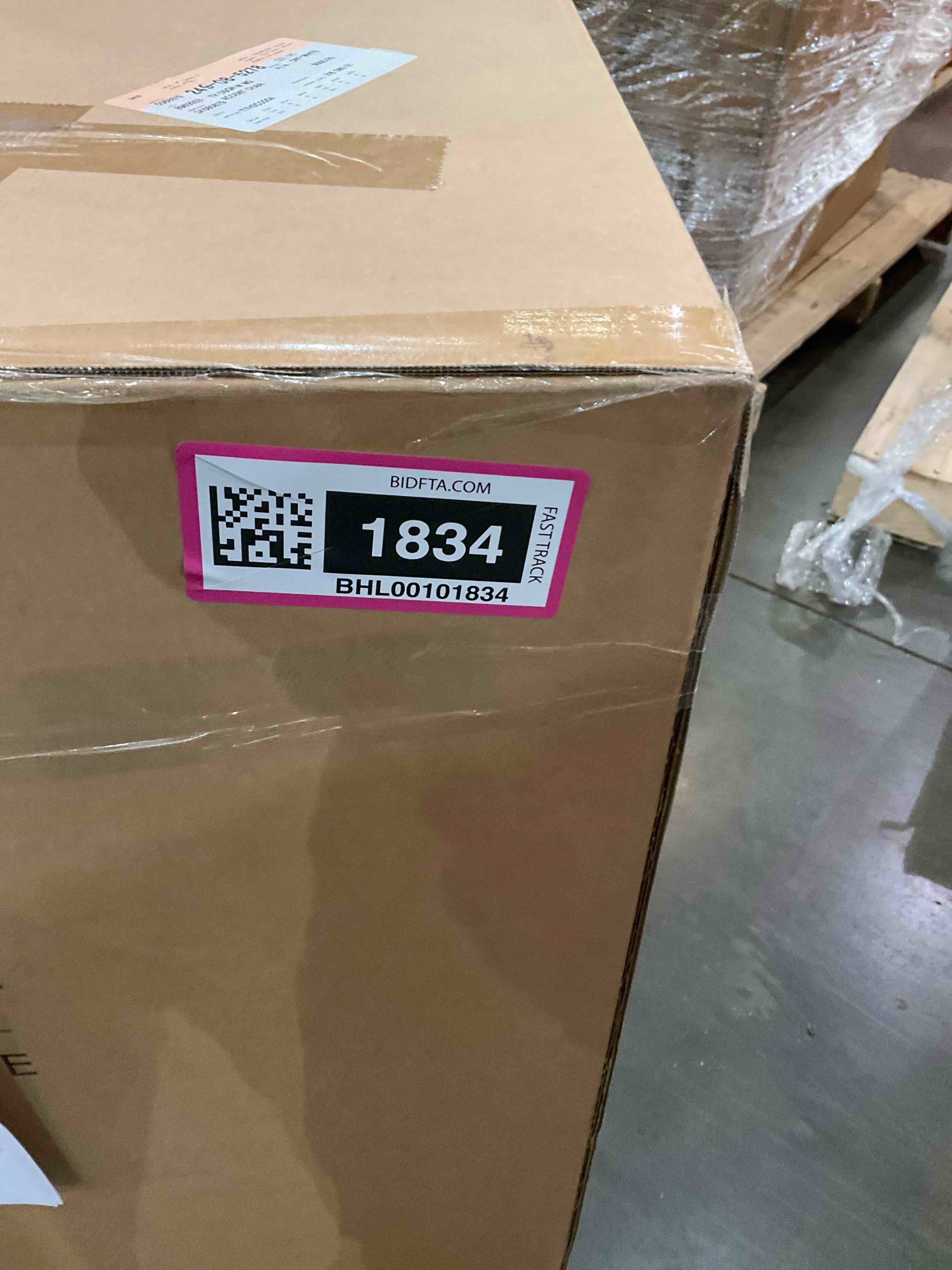https://s3.amazonaws.com/lotting-images-prod/BargainHunt/BHL00101834_1707934973671.jpeg
