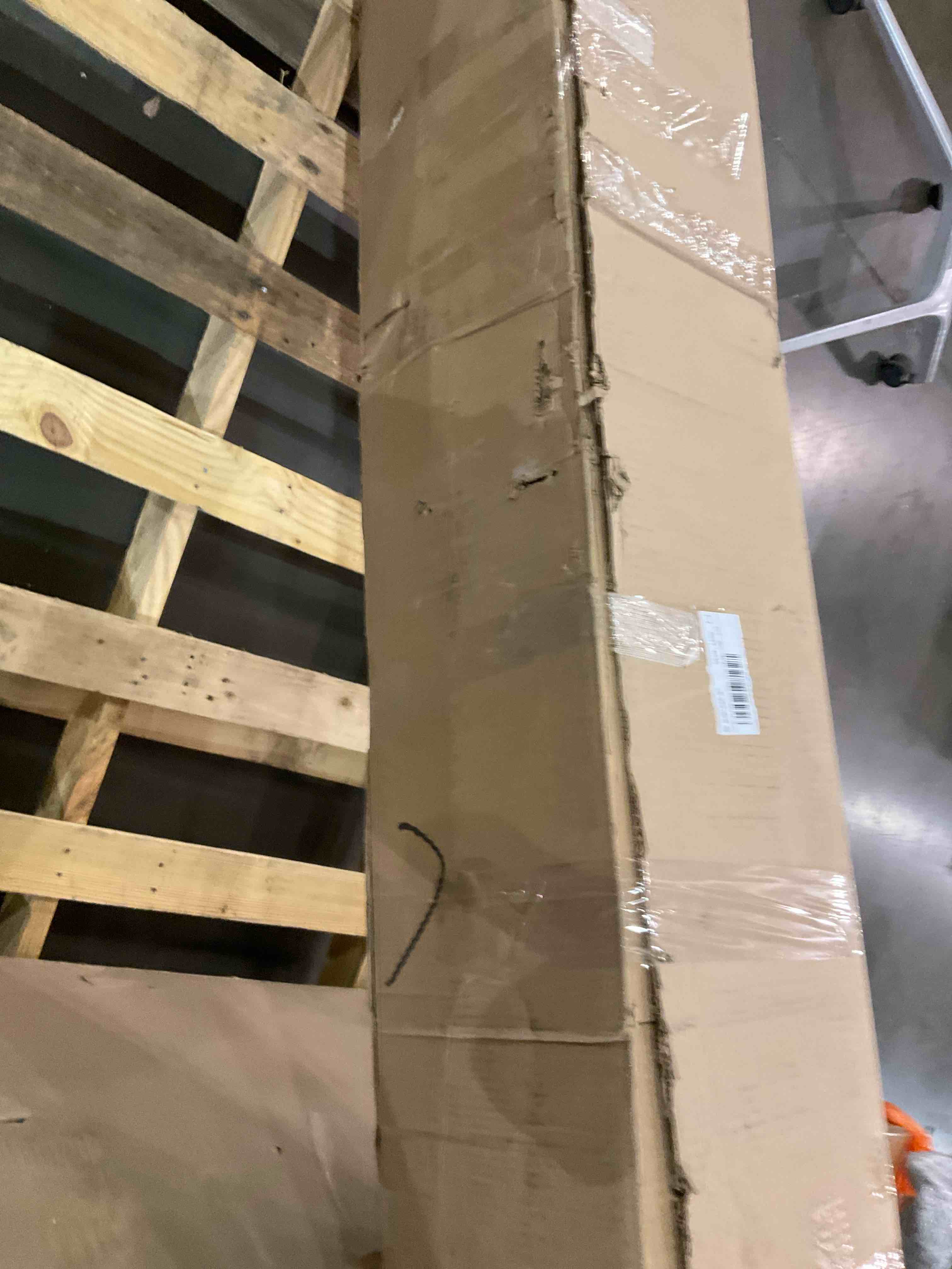 https://s3.amazonaws.com/lotting-images-prod/BargainHunt/BHL00101856_1708001997697.jpeg
