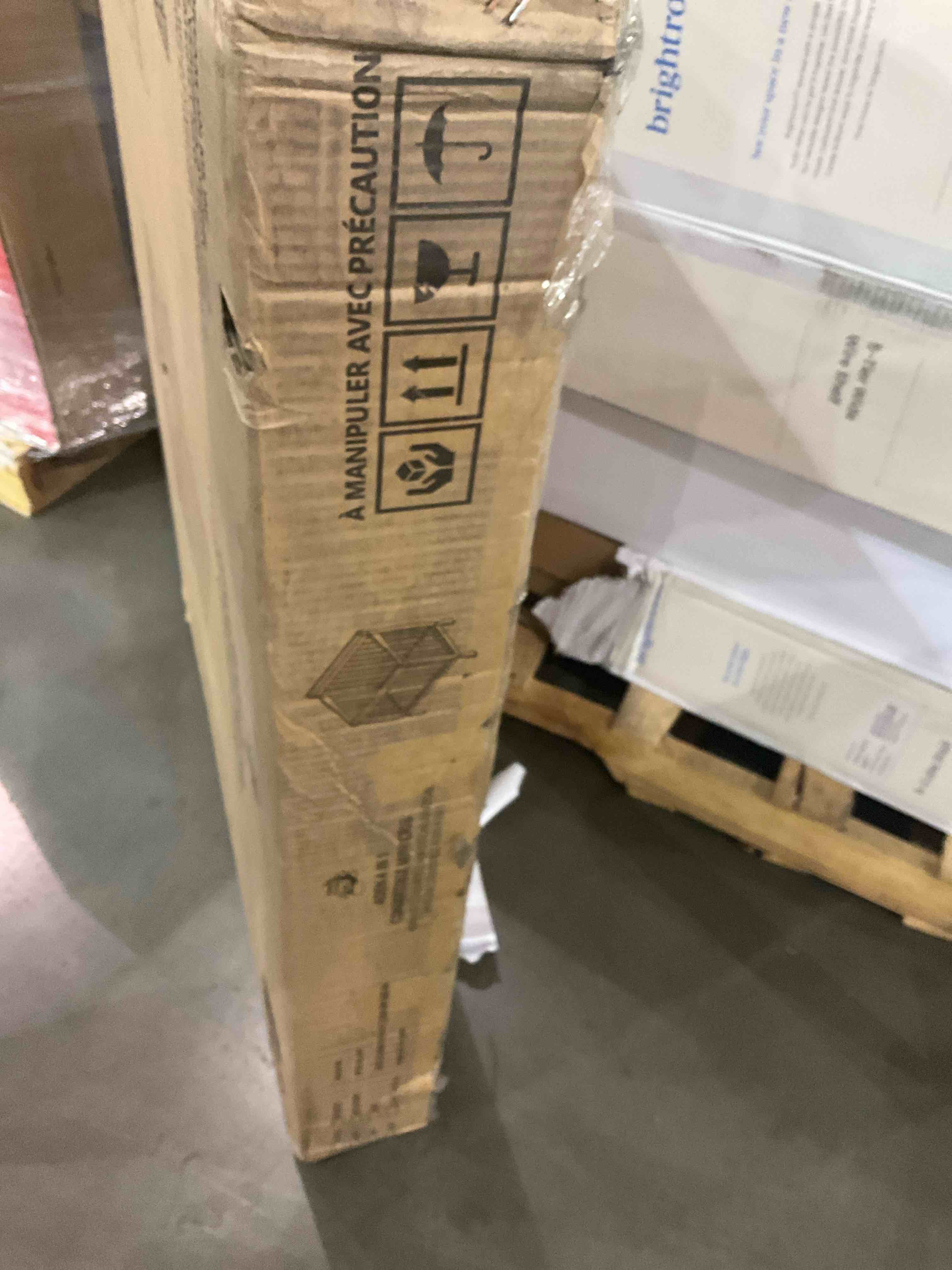 https://s3.amazonaws.com/lotting-images-prod/BargainHunt/BHL00101929_1708348861800.jpeg