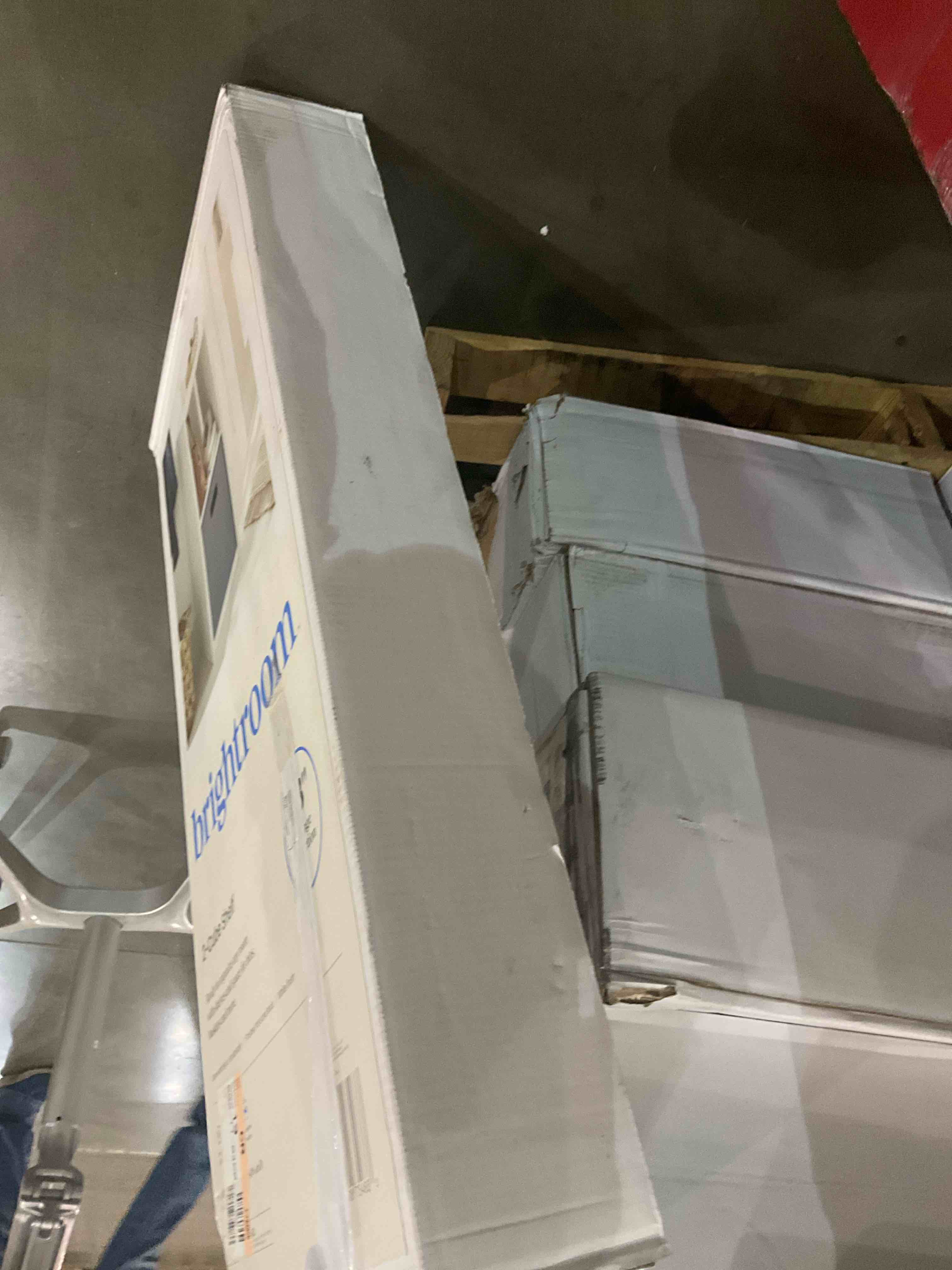 https://s3.amazonaws.com/lotting-images-prod/BargainHunt/BHL00101930_1708349012349.jpeg