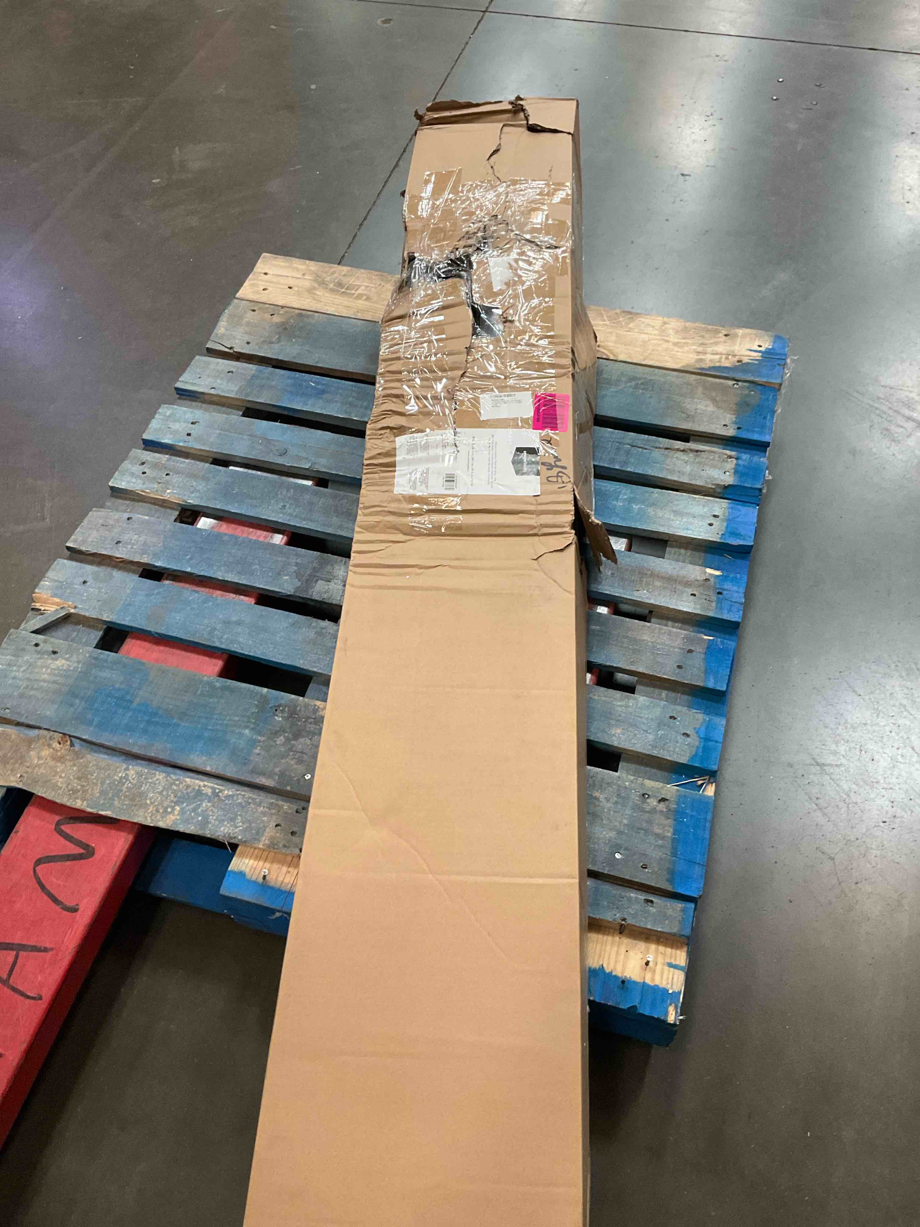 https://s3.amazonaws.com/lotting-images-prod/BargainHunt/BHL00102330_1713791981046.jpeg
