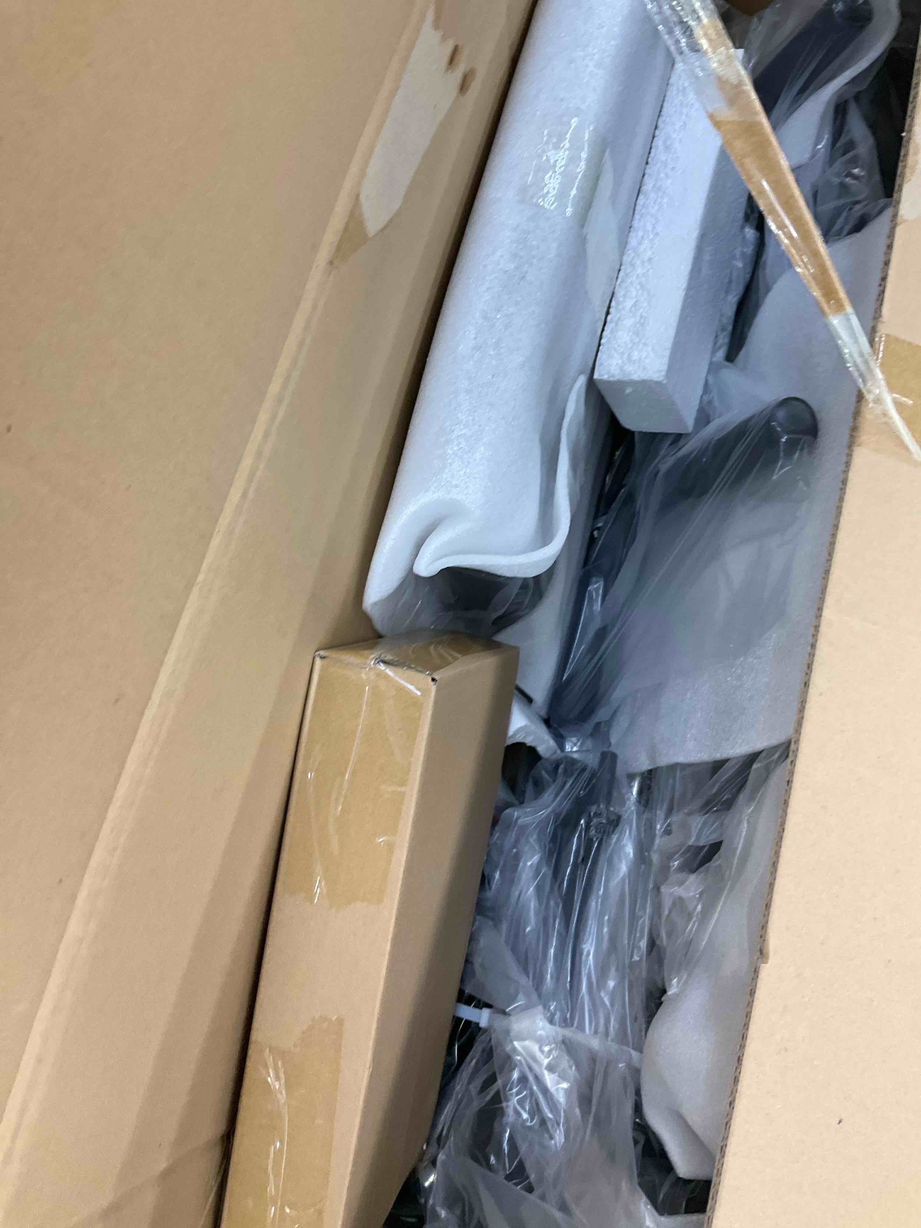 https://s3.amazonaws.com/lotting-images-prod/BargainHunt/BHL00103980_1718131740441.jpeg