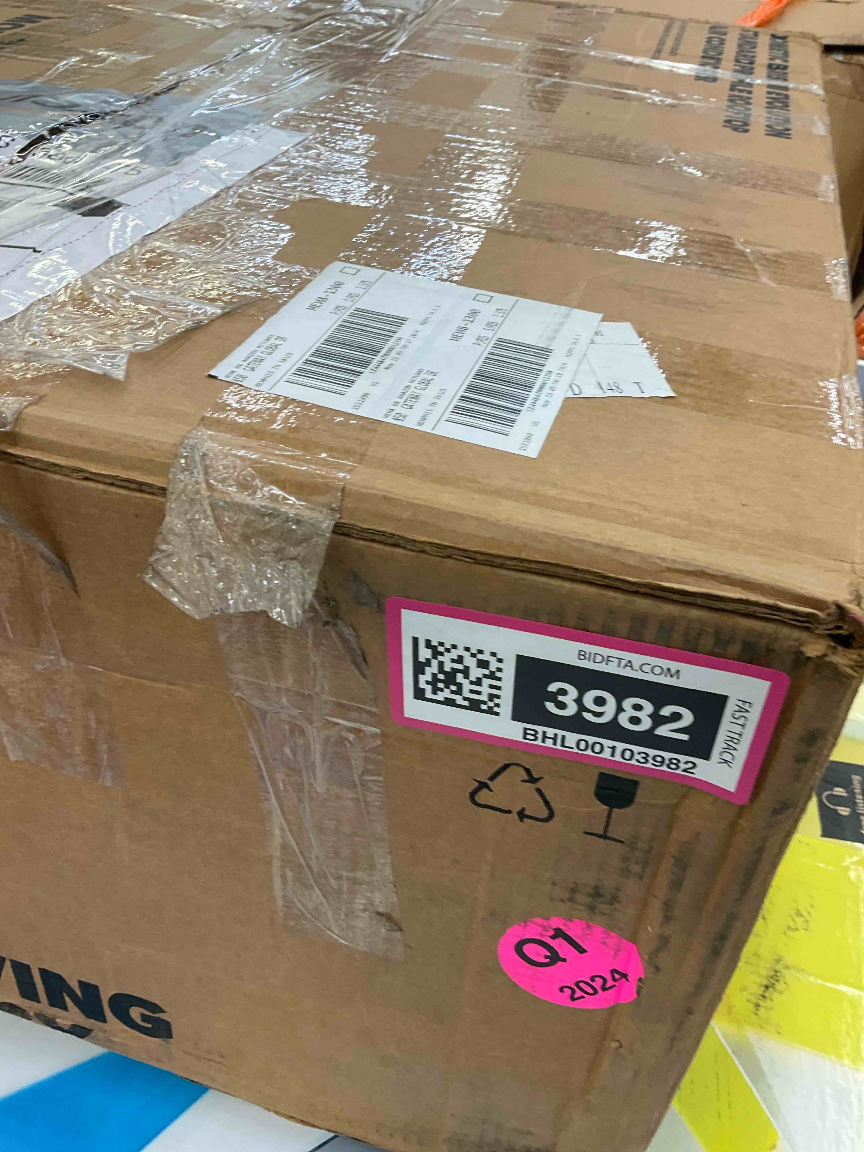 https://s3.amazonaws.com/lotting-images-prod/BargainHunt/BHL00103982_1718132087393.jpeg