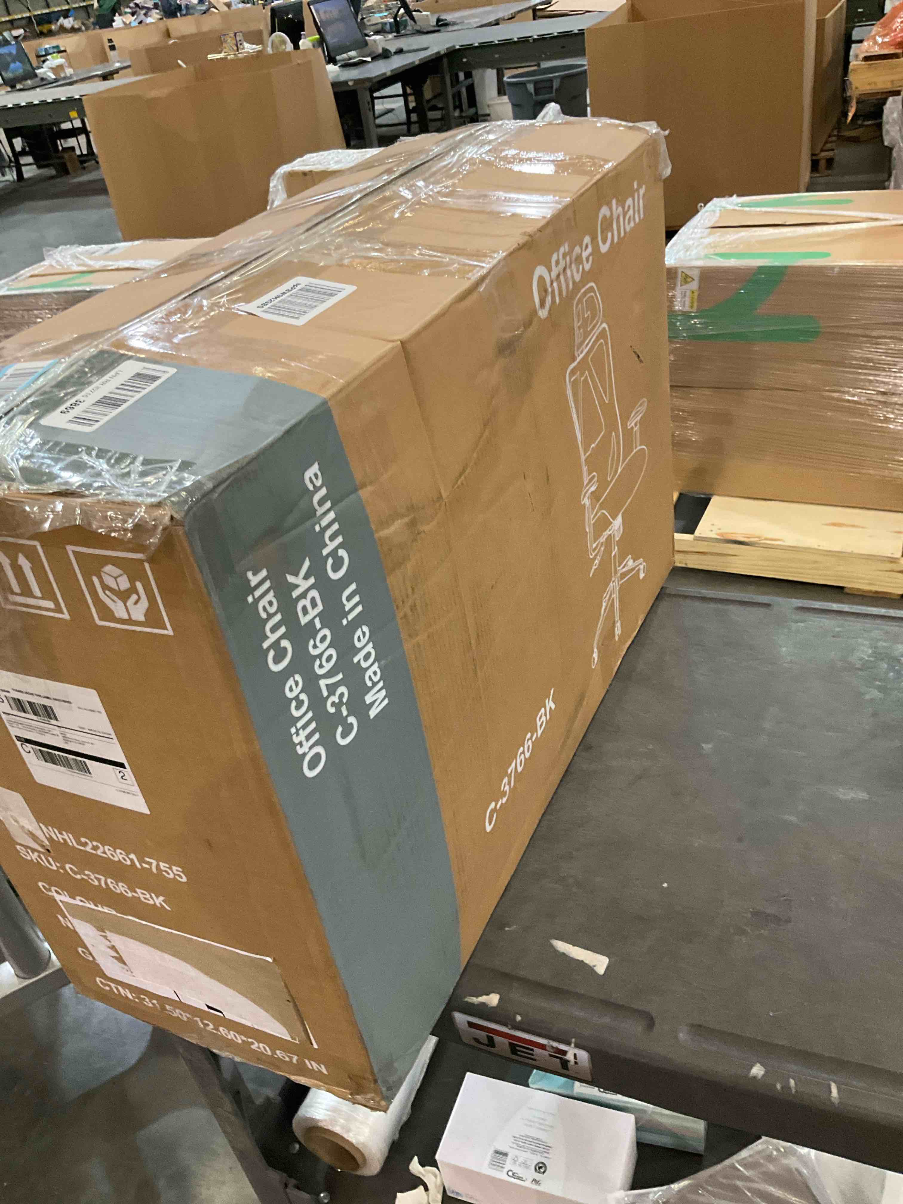 https://s3.amazonaws.com/lotting-images-prod/BargainHunt/BHL00104035_1709217722219.jpeg