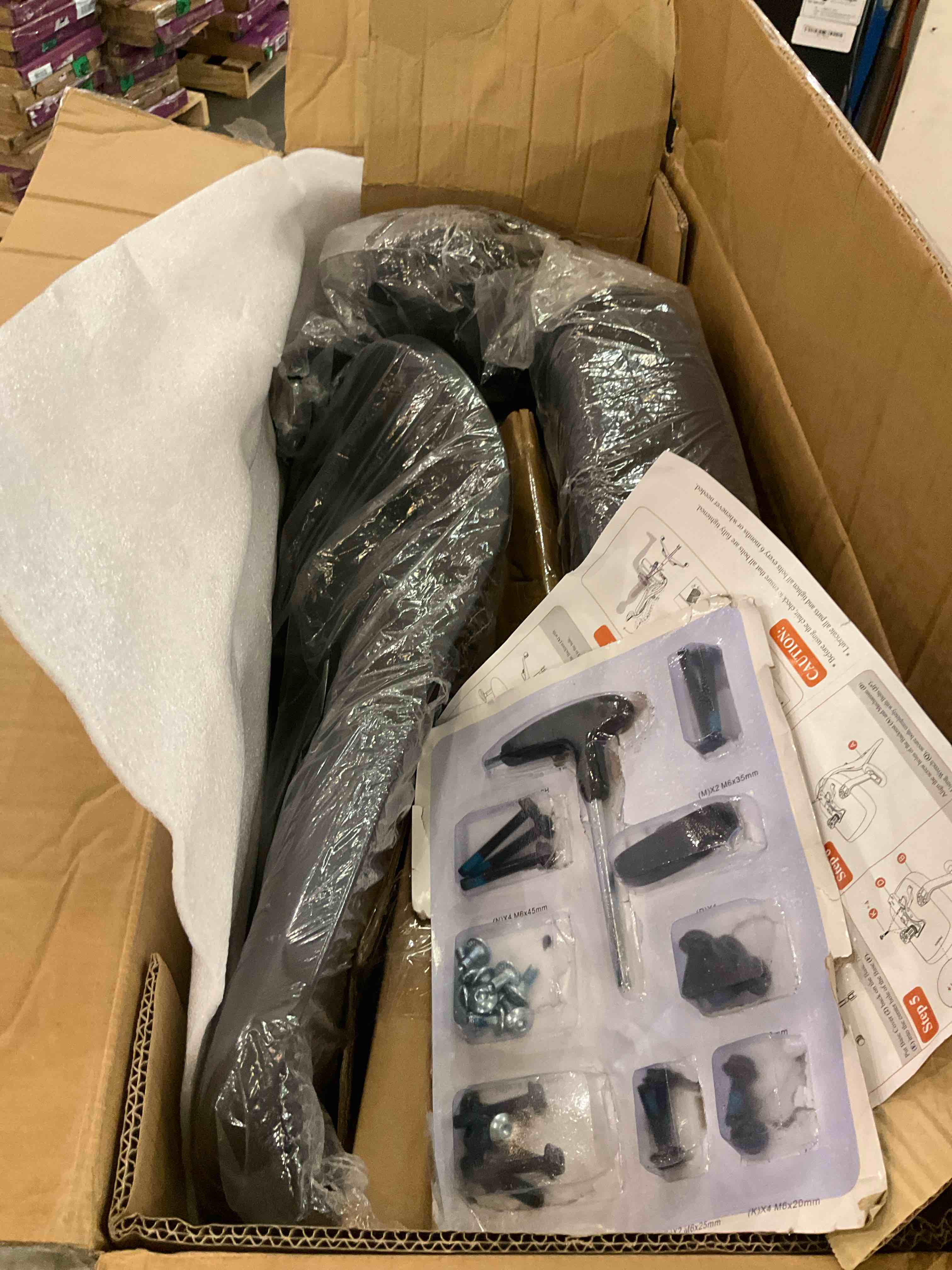 https://s3.amazonaws.com/lotting-images-prod/BargainHunt/BHL00104035_1709217790565.jpeg