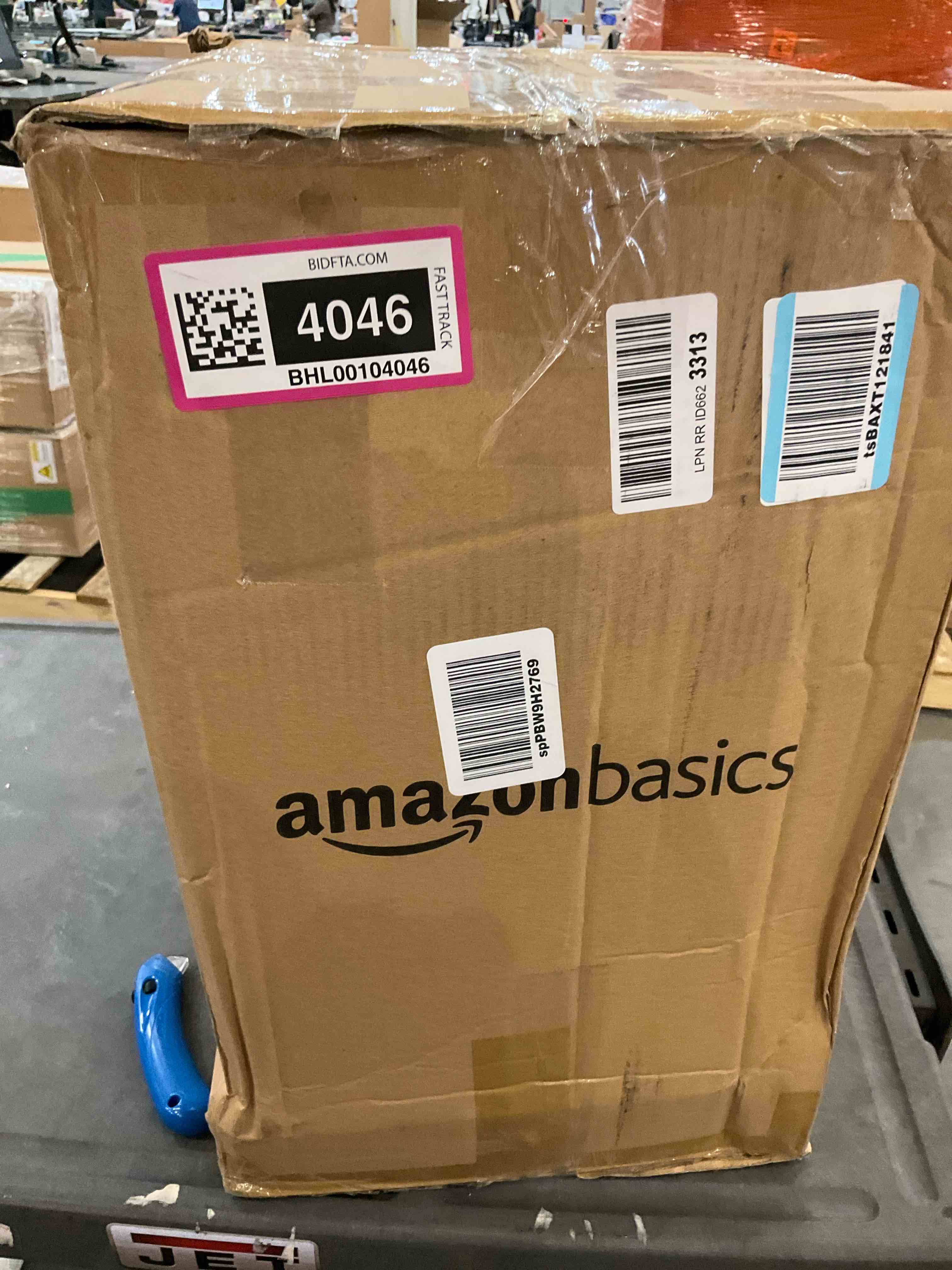 https://s3.amazonaws.com/lotting-images-prod/BargainHunt/BHL00104046_1709221192518.jpeg