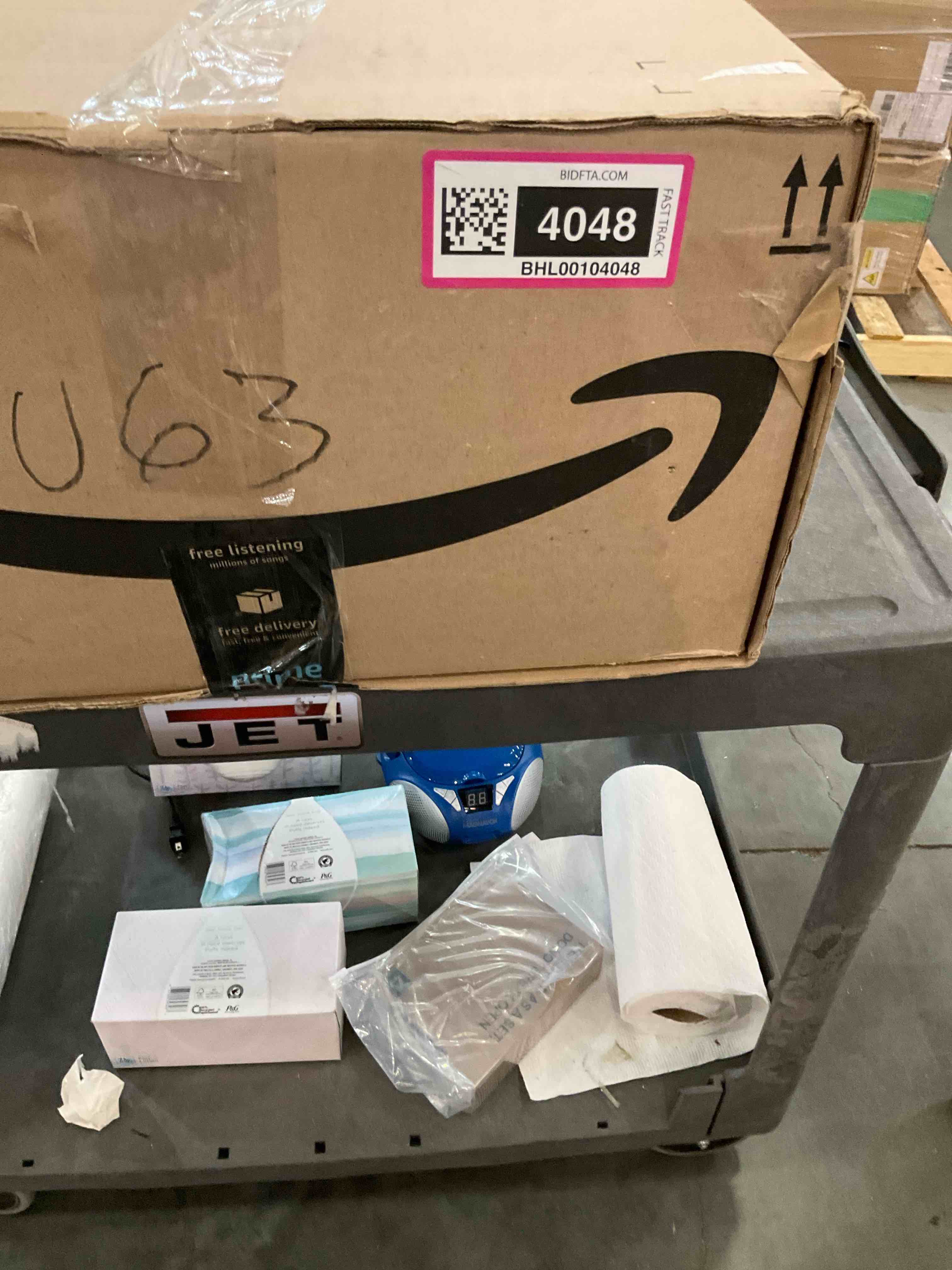 https://s3.amazonaws.com/lotting-images-prod/BargainHunt/BHL00104048_1709221766692.jpeg