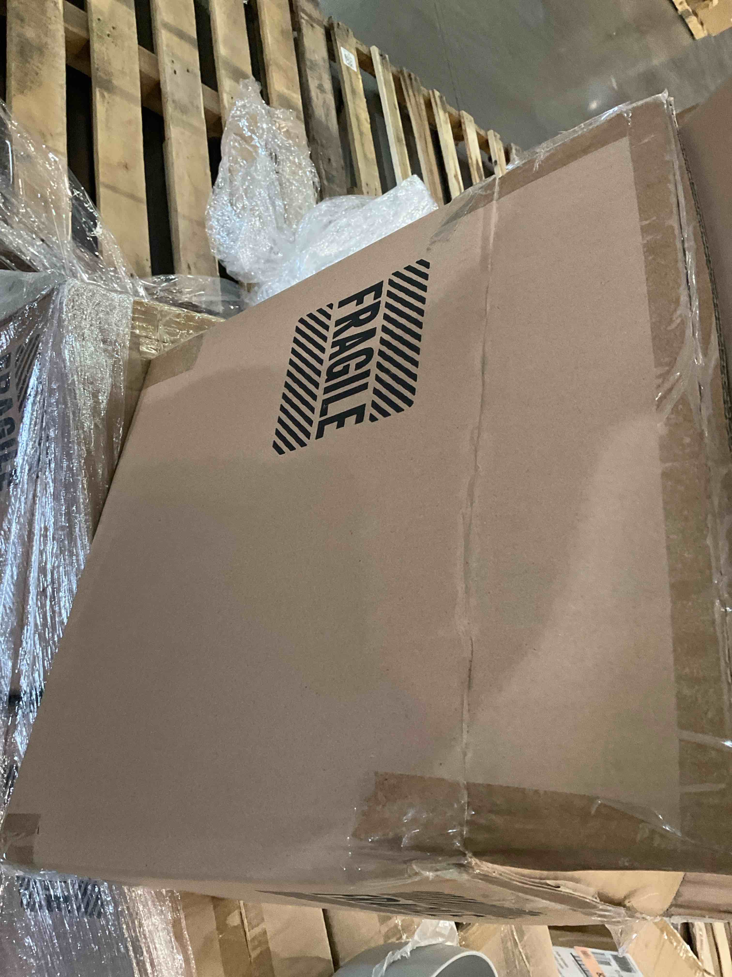 https://s3.amazonaws.com/lotting-images-prod/BargainHunt/BHL00104494_1715798501532.jpeg