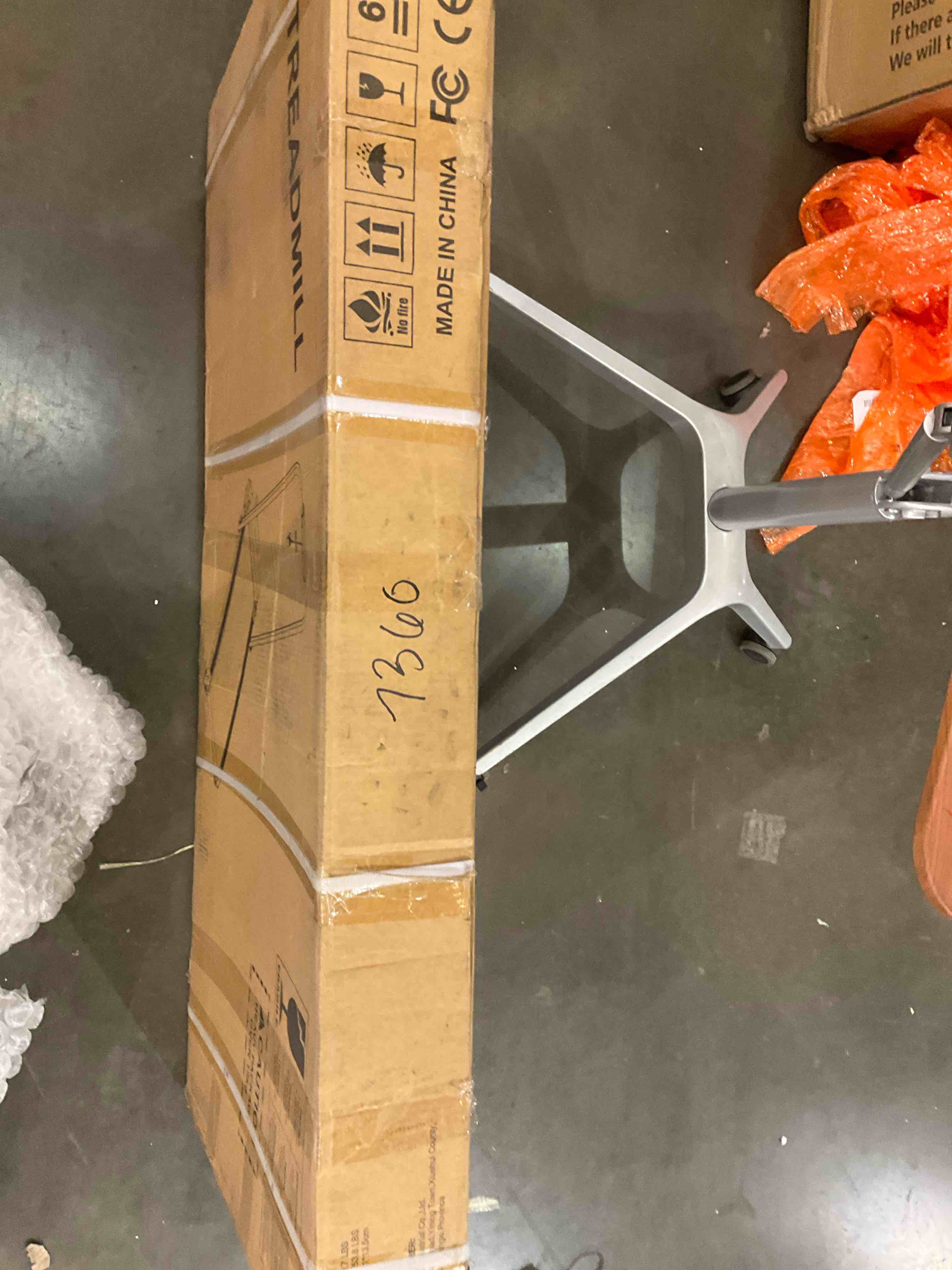 https://s3.amazonaws.com/lotting-images-prod/BargainHunt/BHL00104877_1707922061890.jpeg
