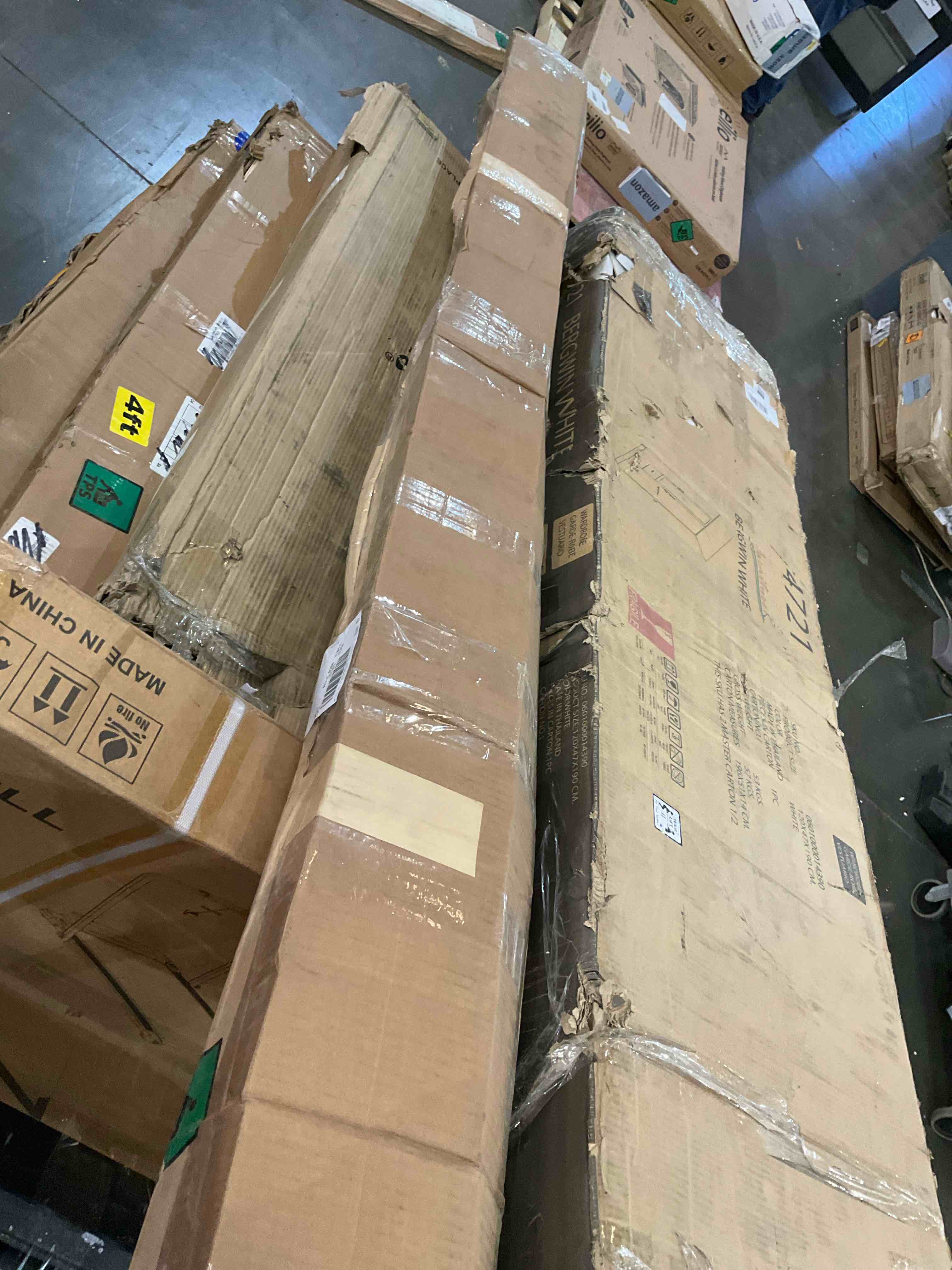 https://s3.amazonaws.com/lotting-images-prod/BargainHunt/BHL00104884_1707924474854.jpeg