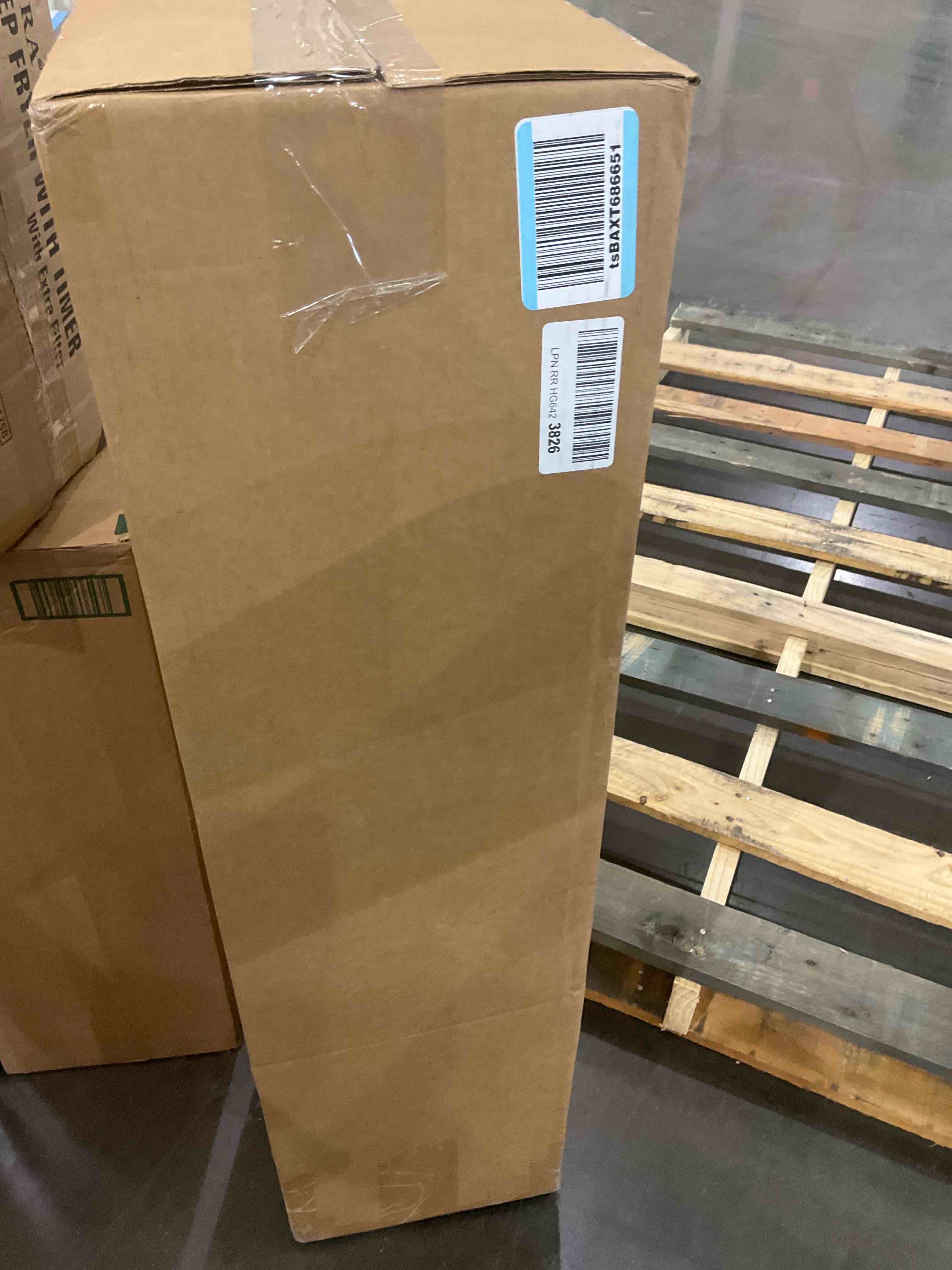 https://s3.amazonaws.com/lotting-images-prod/BargainHunt/BHL00104978_1708106354460.jpeg