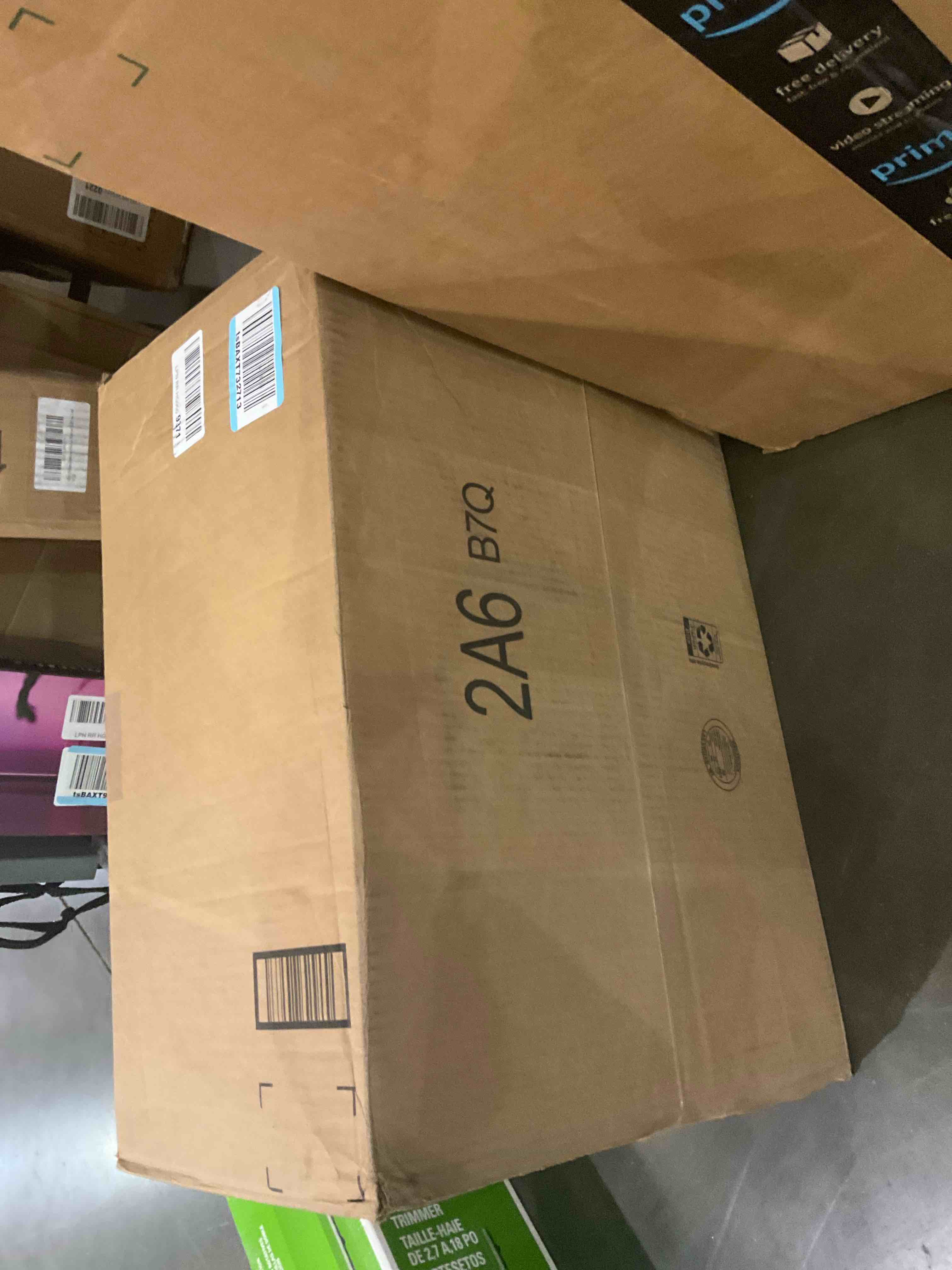 https://s3.amazonaws.com/lotting-images-prod/BargainHunt/BHL00104979_1708106406994.jpeg