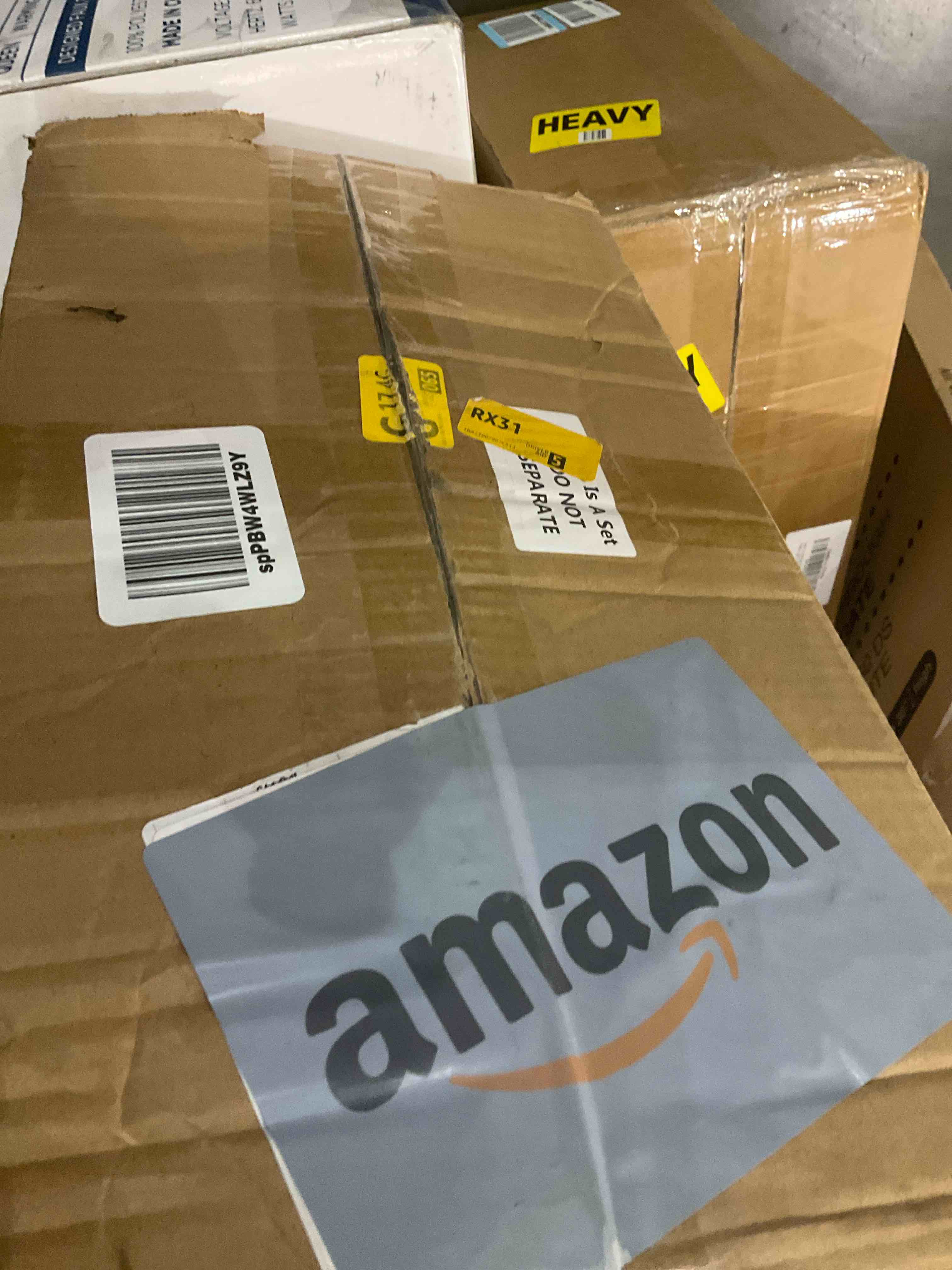 https://s3.amazonaws.com/lotting-images-prod/BargainHunt/BHL00104995_1708108629654.jpeg