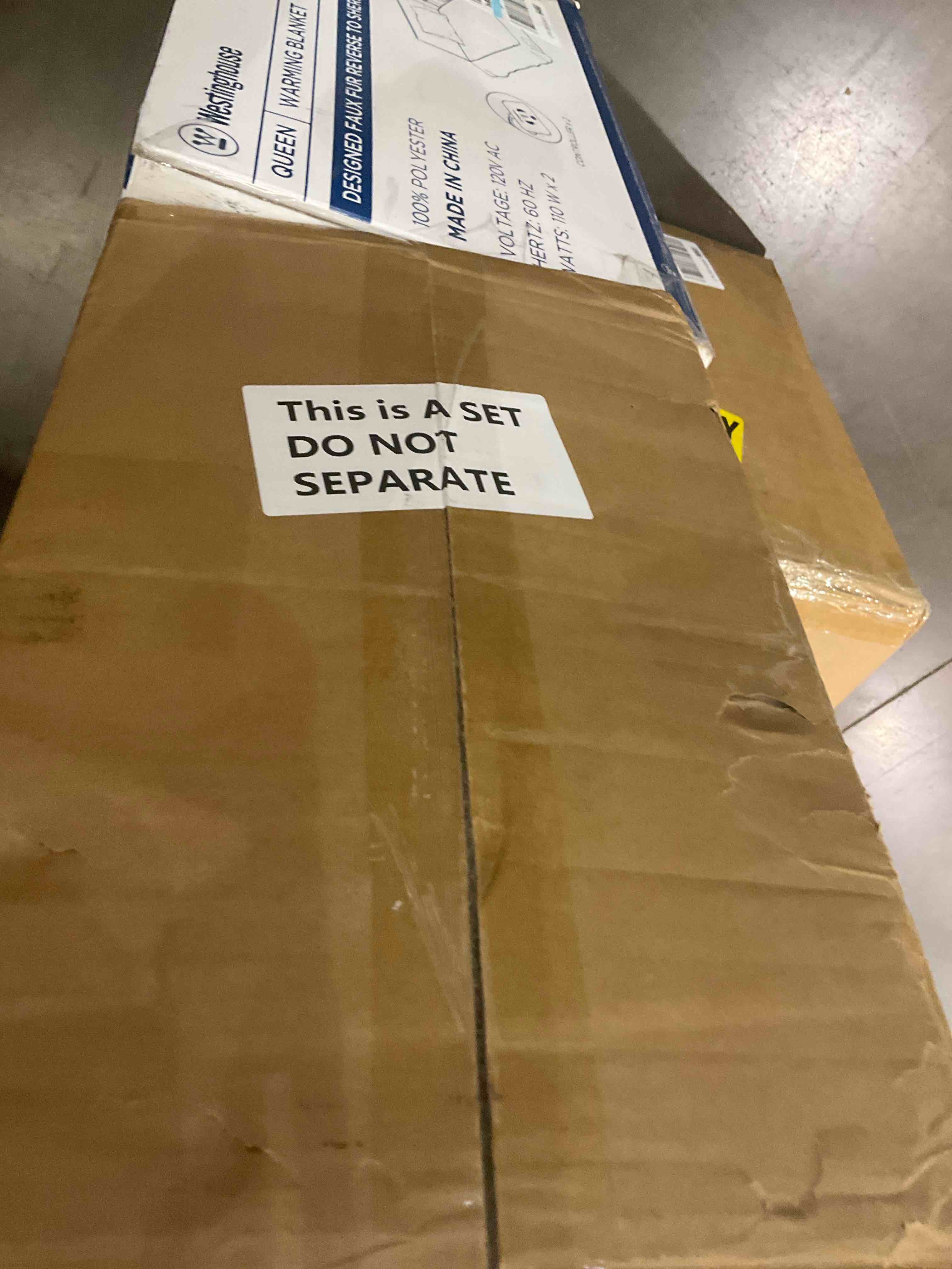 https://s3.amazonaws.com/lotting-images-prod/BargainHunt/BHL00104996_1708108945390.jpeg