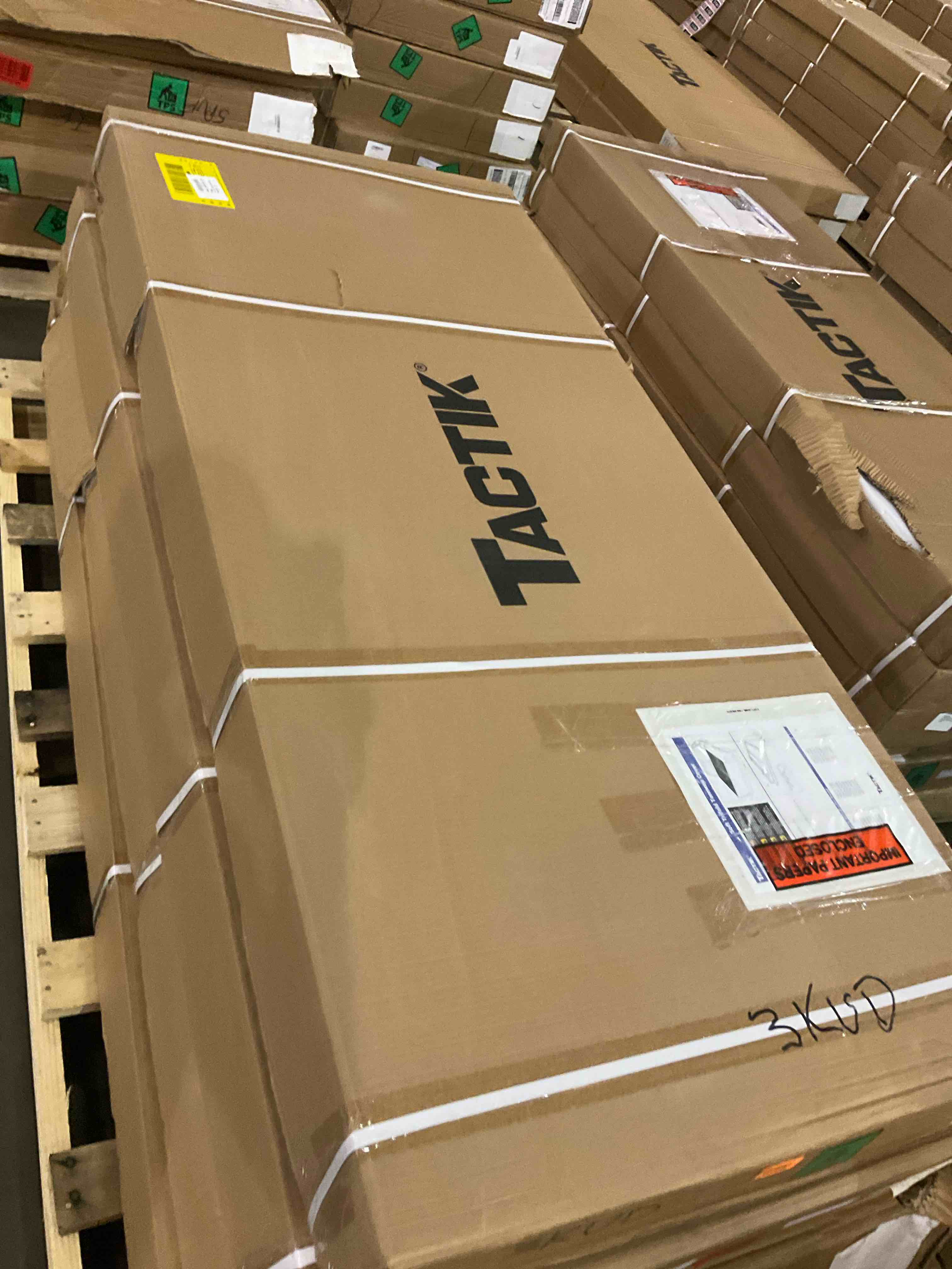 https://s3.amazonaws.com/lotting-images-prod/BargainHunt/BHL00105144_1712077532110.jpeg