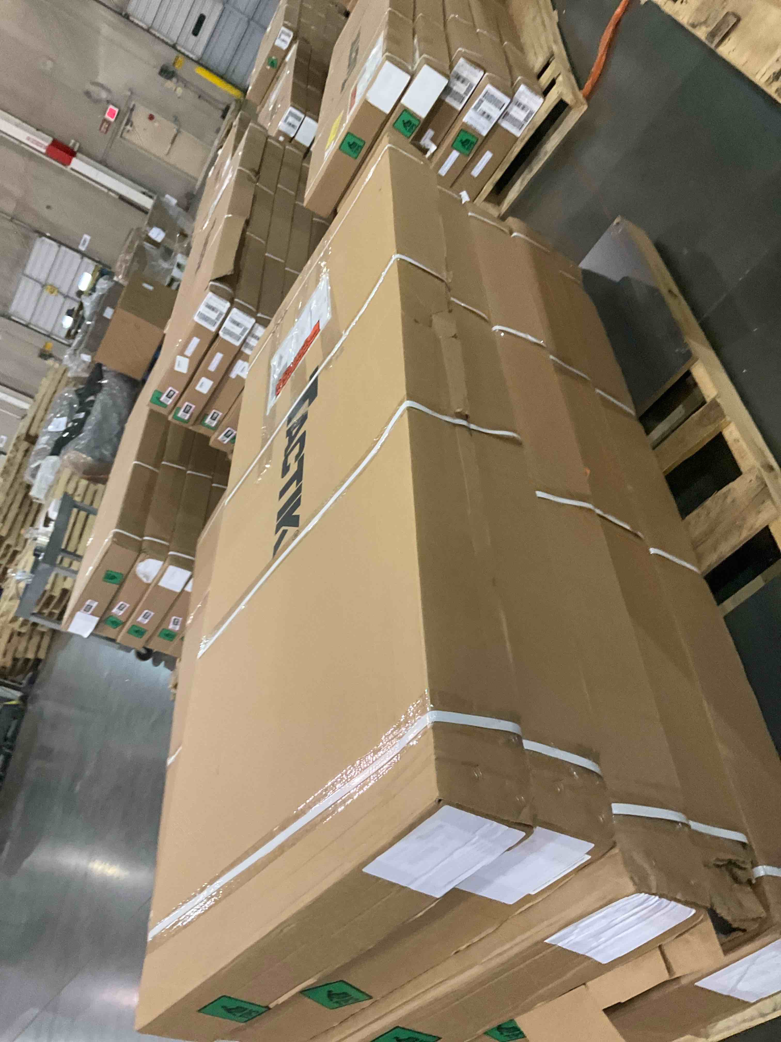 https://s3.amazonaws.com/lotting-images-prod/BargainHunt/BHL00105147_1712077809048.jpeg