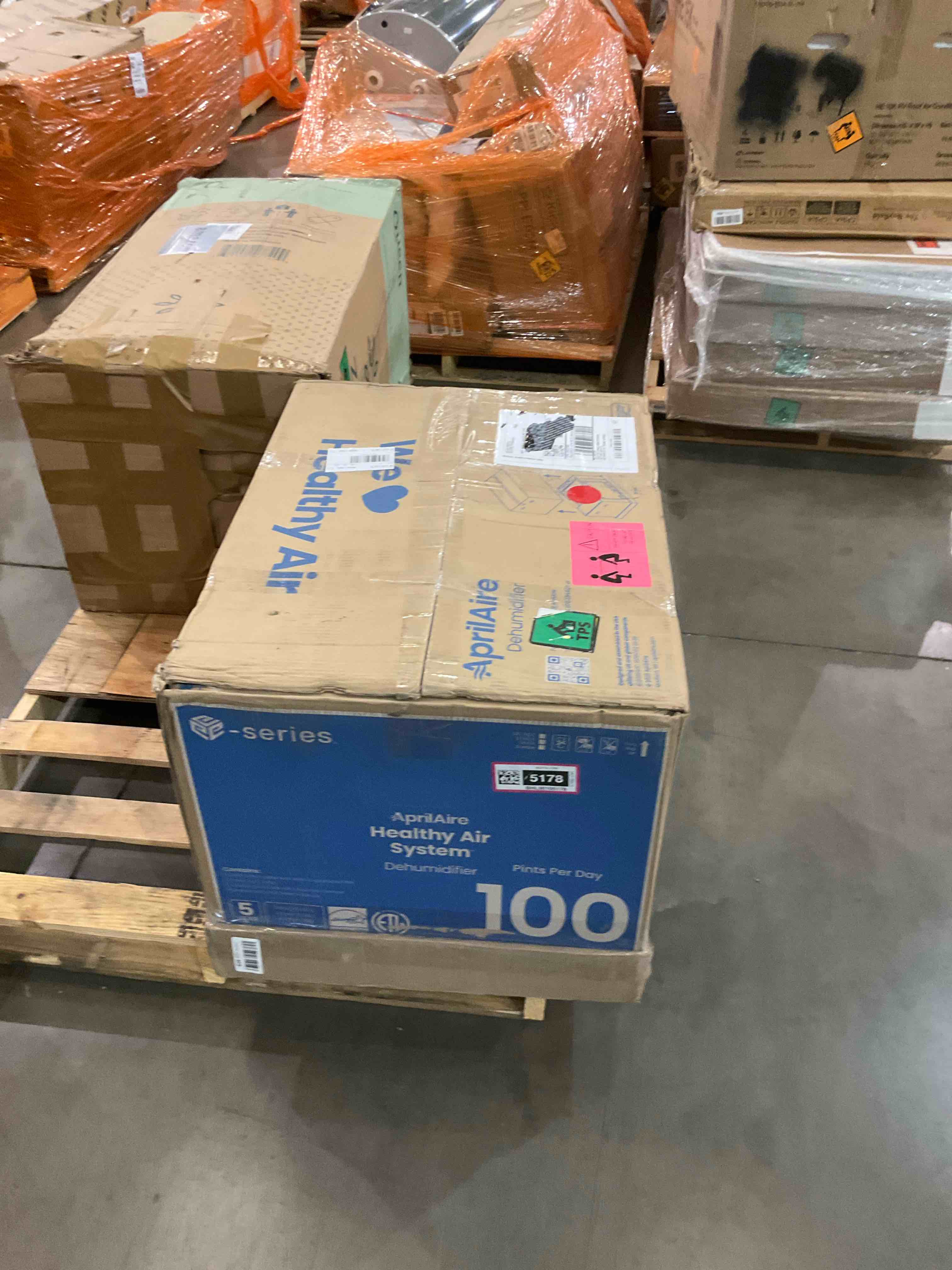 https://s3.amazonaws.com/lotting-images-prod/BargainHunt/BHL00105178_1712241719679.jpeg