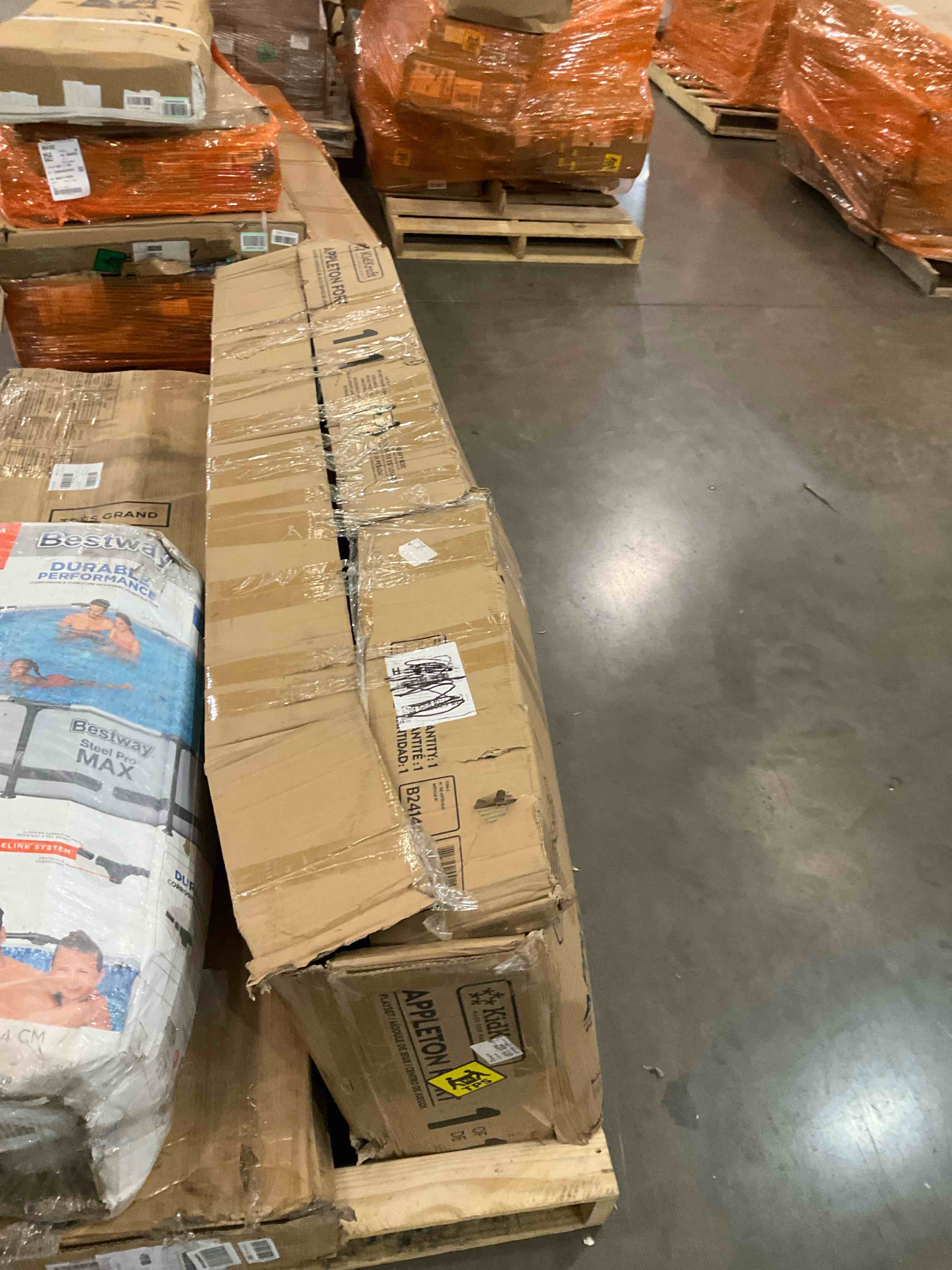 https://s3.amazonaws.com/lotting-images-prod/BargainHunt/BHL00105186_1712245986177.jpeg