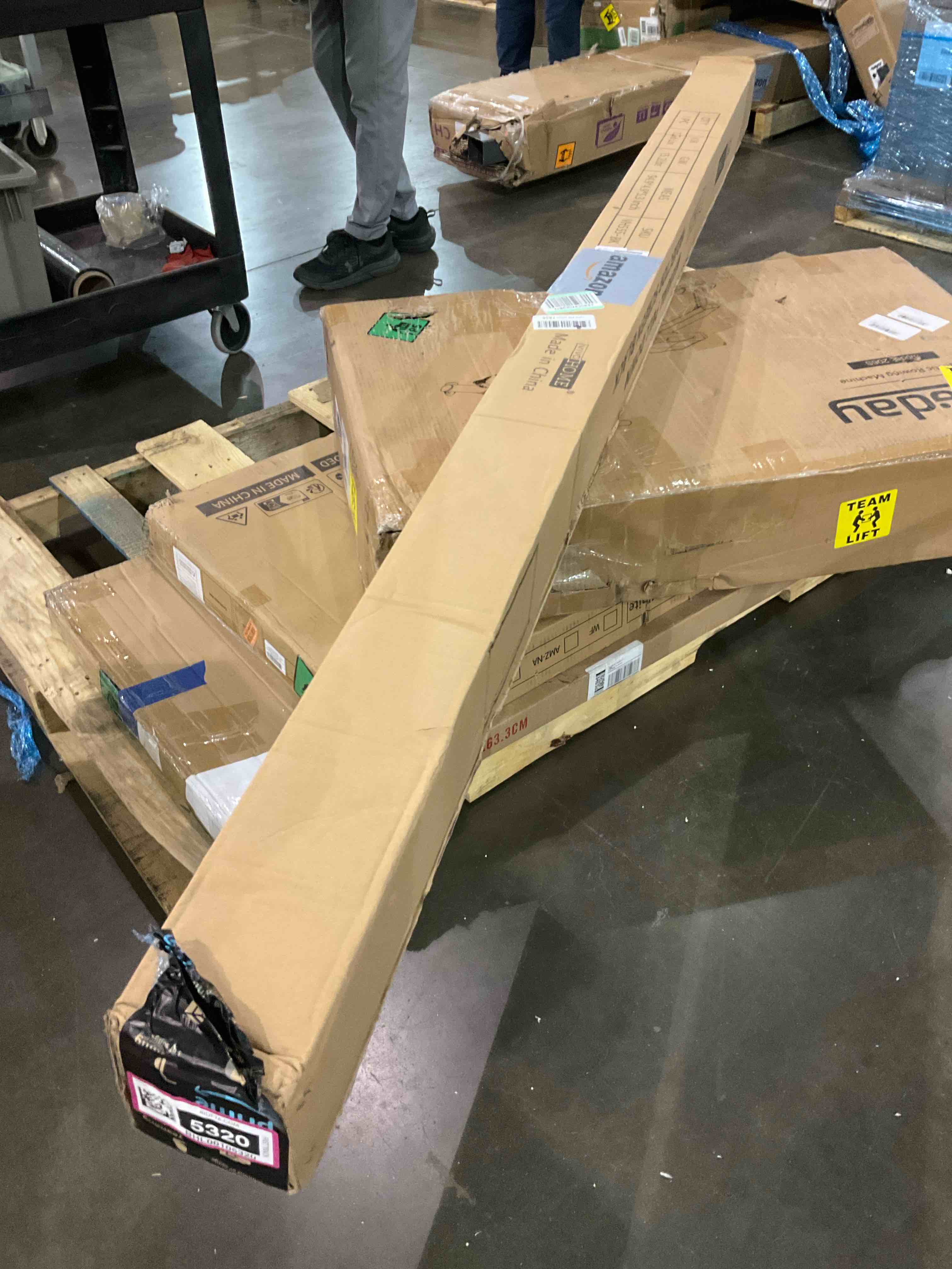 https://s3.amazonaws.com/lotting-images-prod/BargainHunt/BHL00105320_1714133310932.jpeg