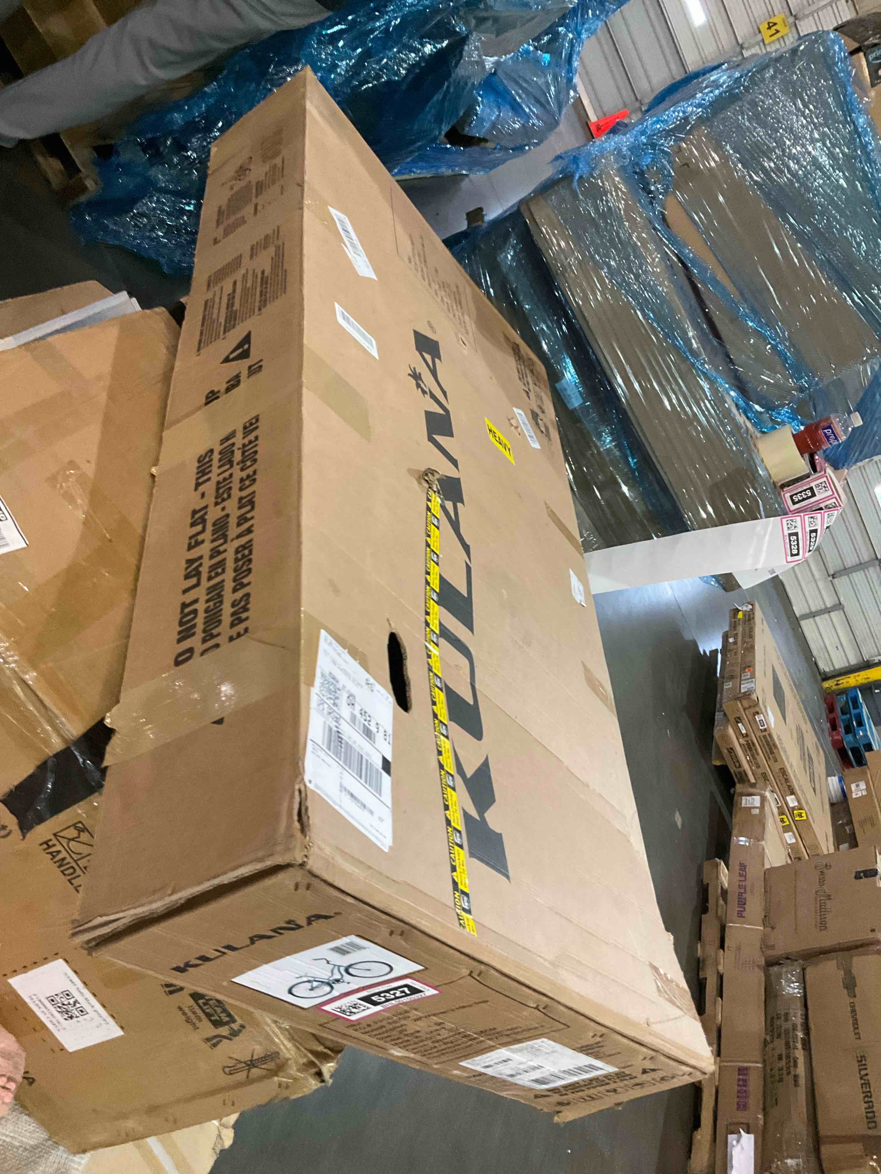 https://s3.amazonaws.com/lotting-images-prod/BargainHunt/BHL00105327_1714137750593.jpeg