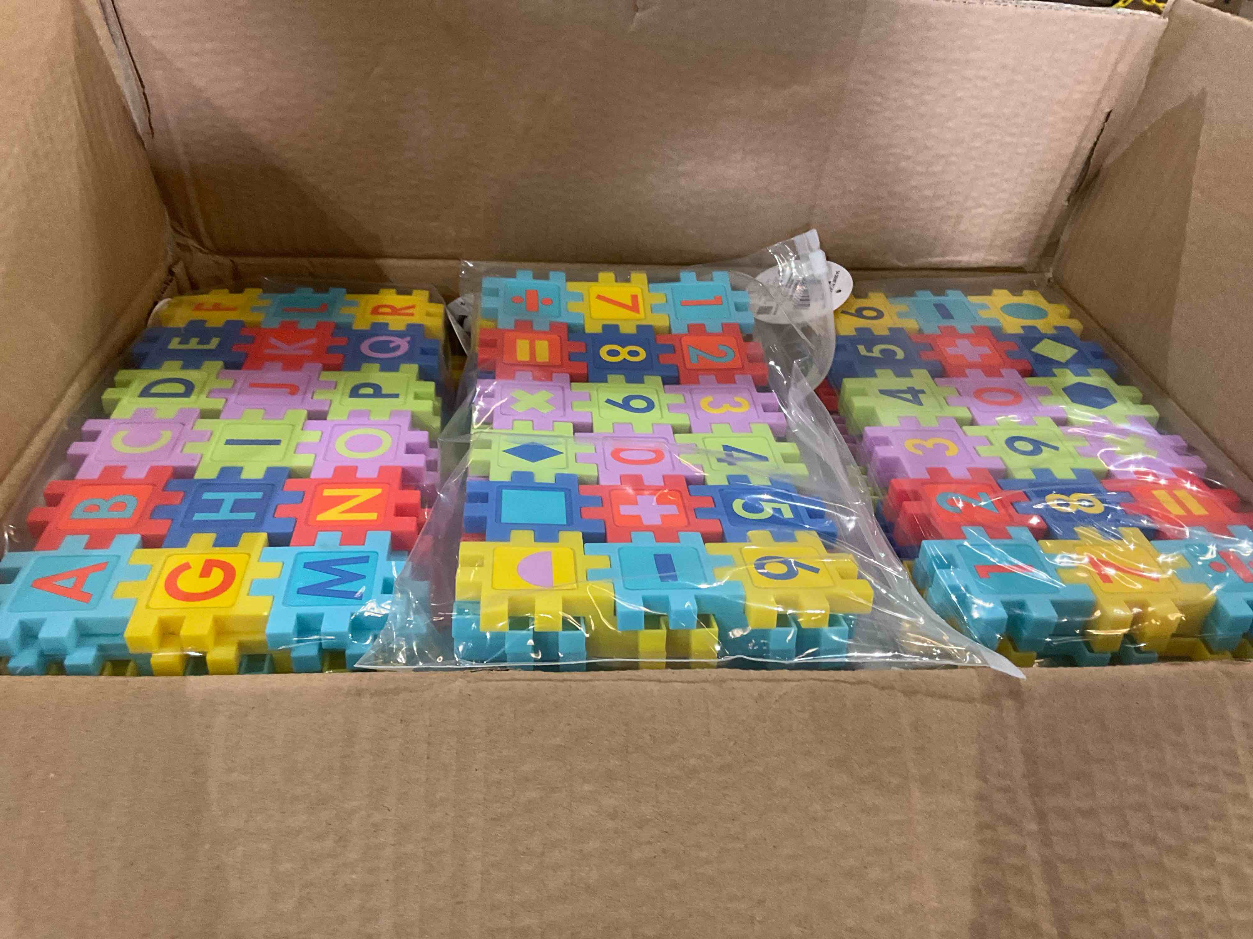 https://s3.amazonaws.com/lotting-images-prod/BargainHunt/BHL00105539_1716900628306.jpeg