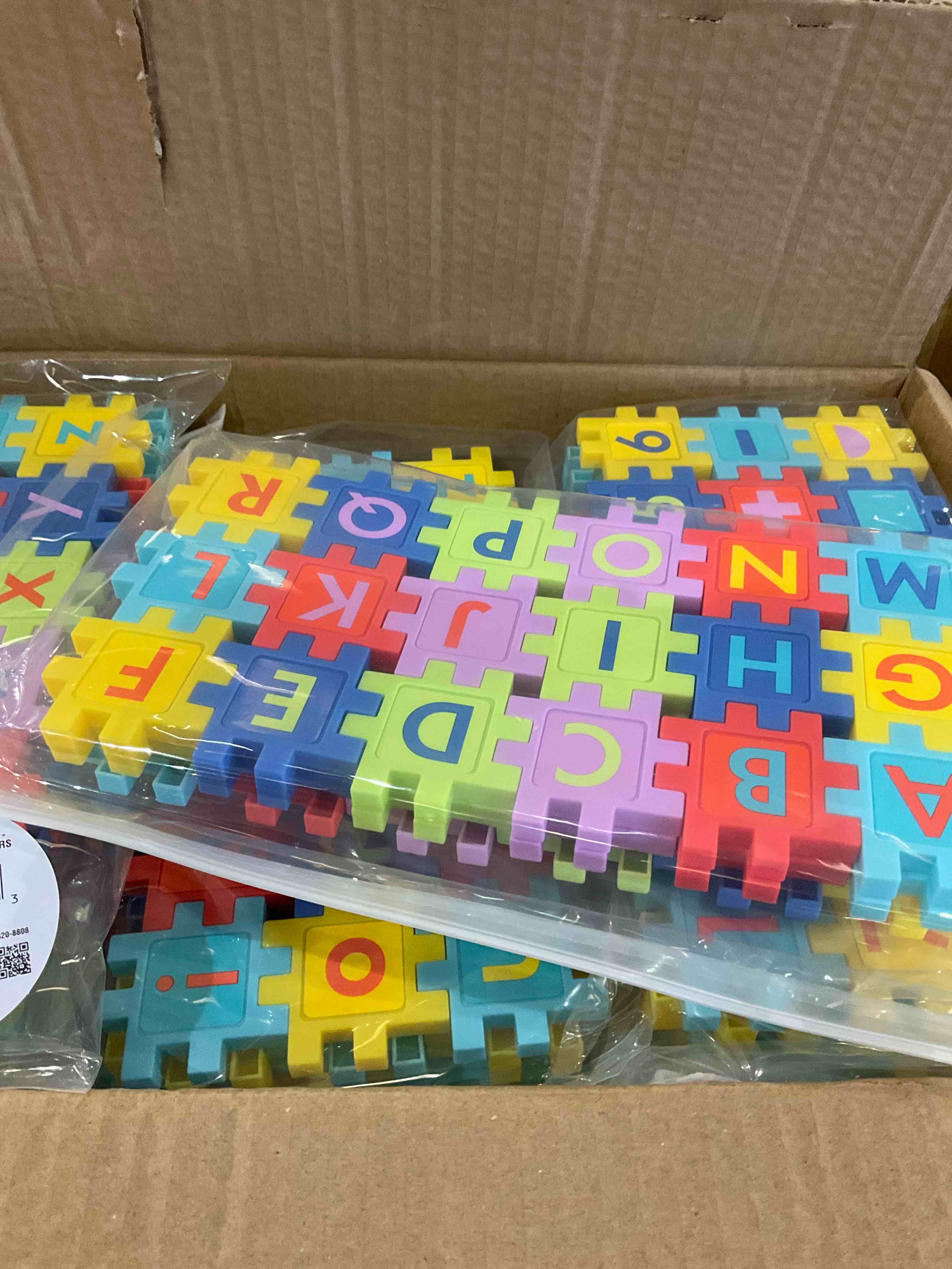 PUZZLE CONNECTORS - UPPERCASE & LOWERCASE LETTERS
