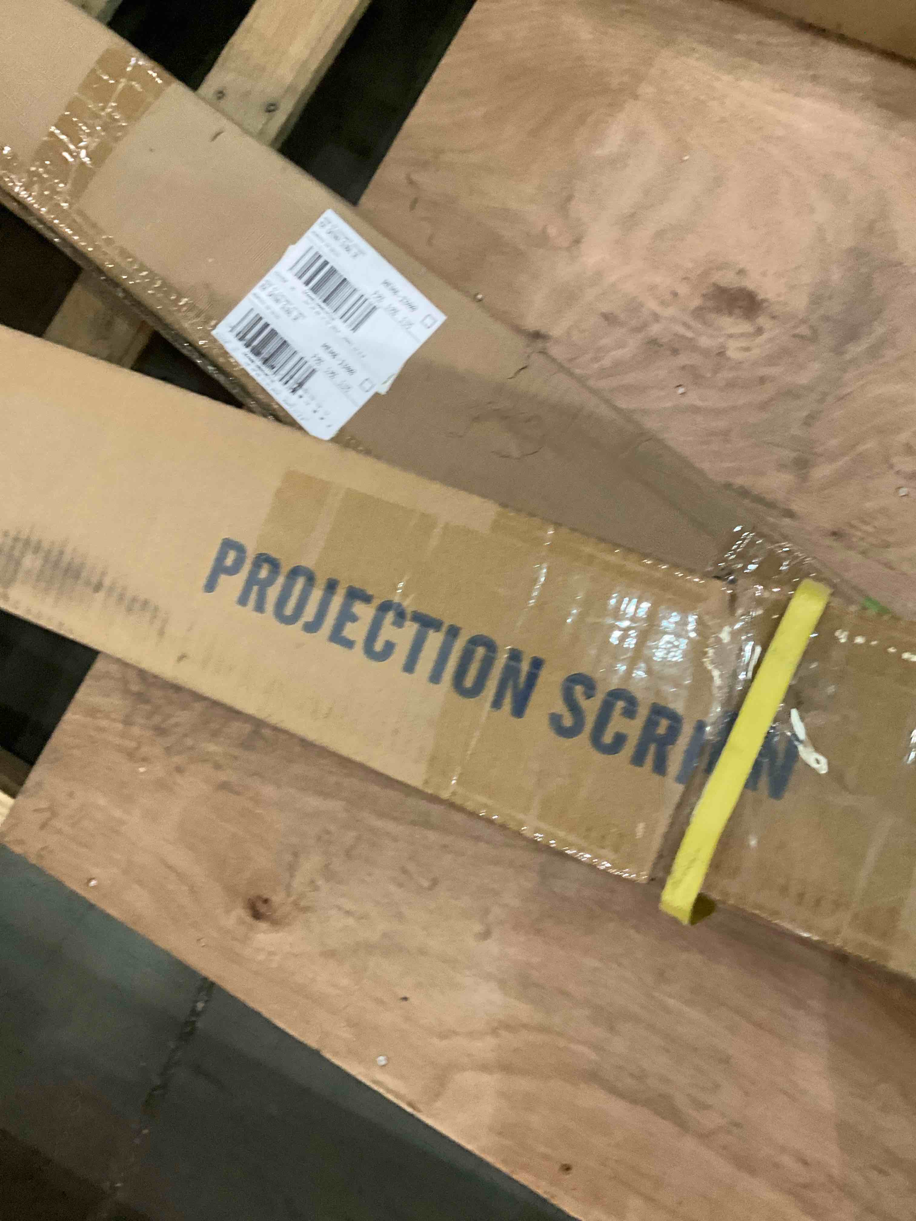https://s3.amazonaws.com/lotting-images-prod/BargainHunt/BHL00106118_1709756073500.jpeg