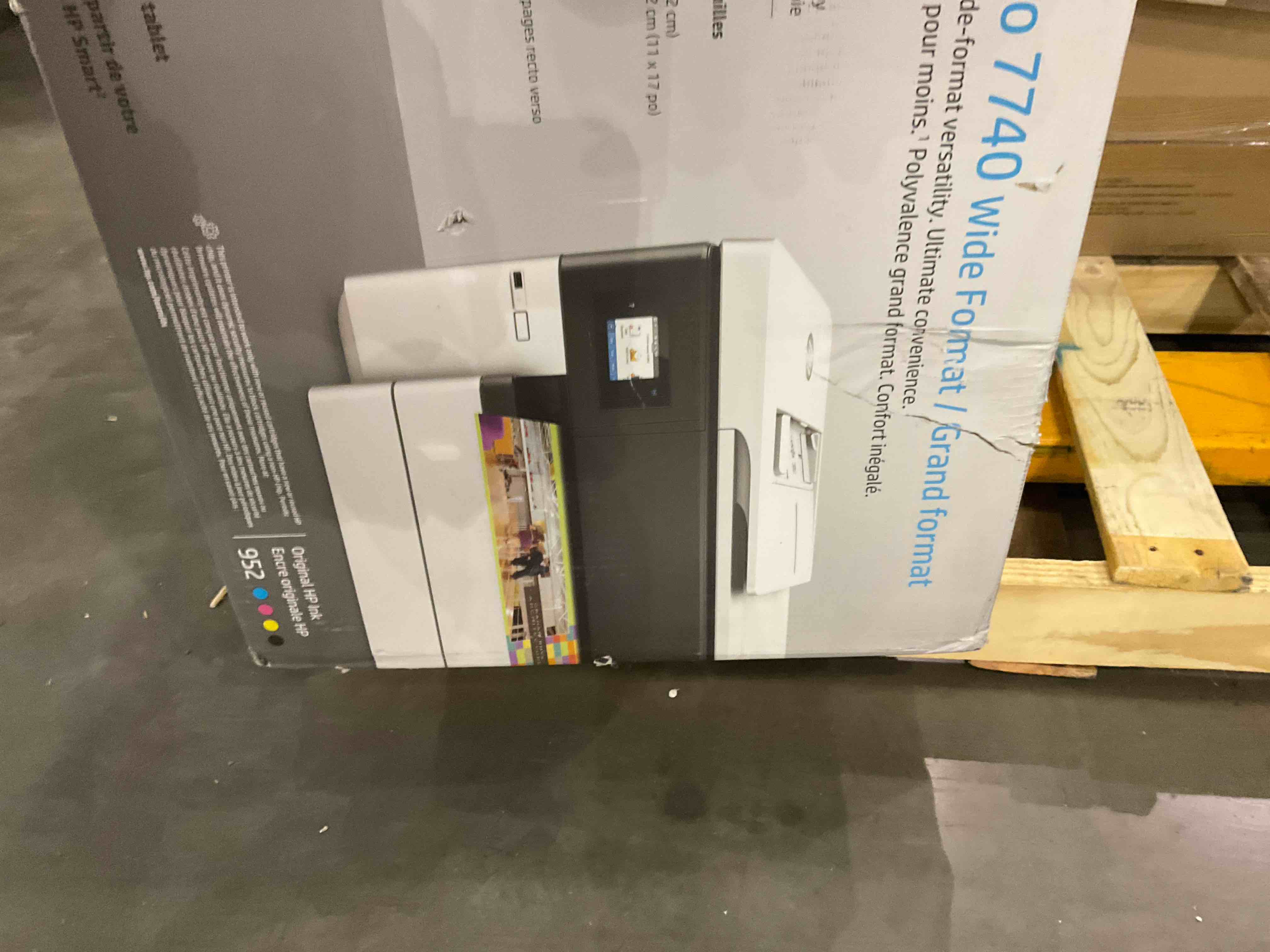 https://s3.amazonaws.com/lotting-images-prod/BargainHunt/BHL00106124_1709814312172.jpeg