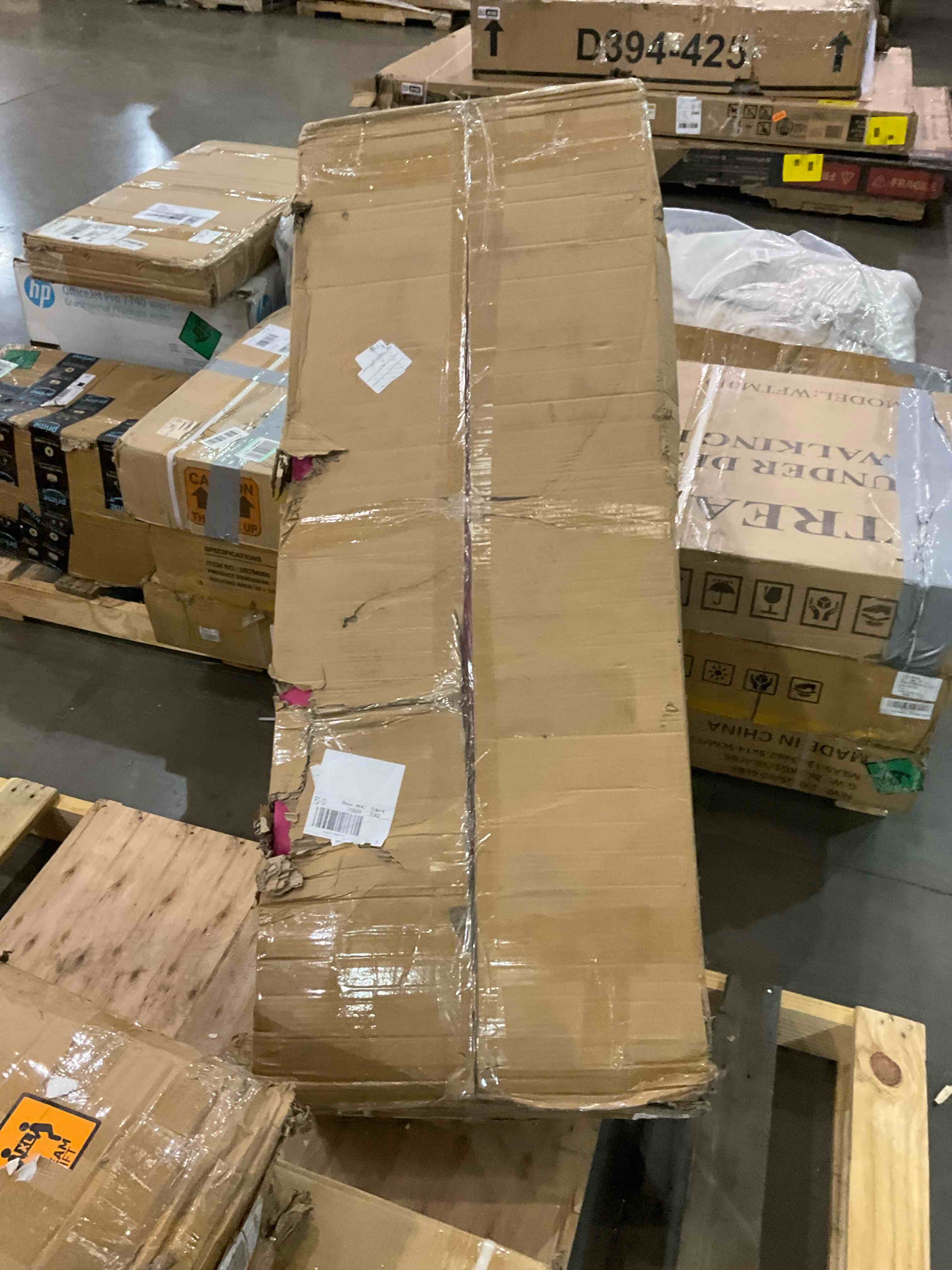 https://s3.amazonaws.com/lotting-images-prod/BargainHunt/BHL00106133_1709816738505.jpeg