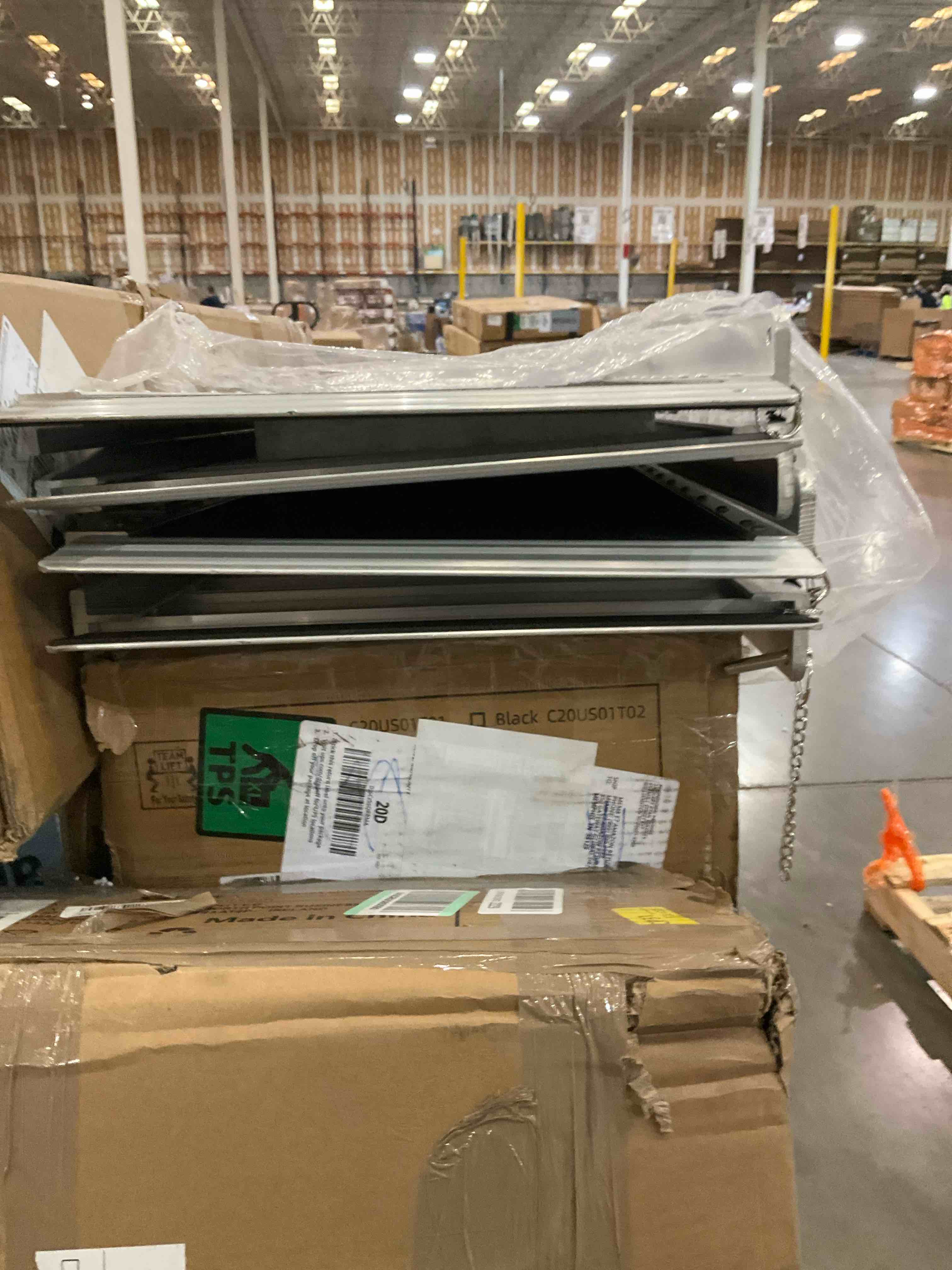 https://s3.amazonaws.com/lotting-images-prod/BargainHunt/BHL00106154_1709824029565.jpeg