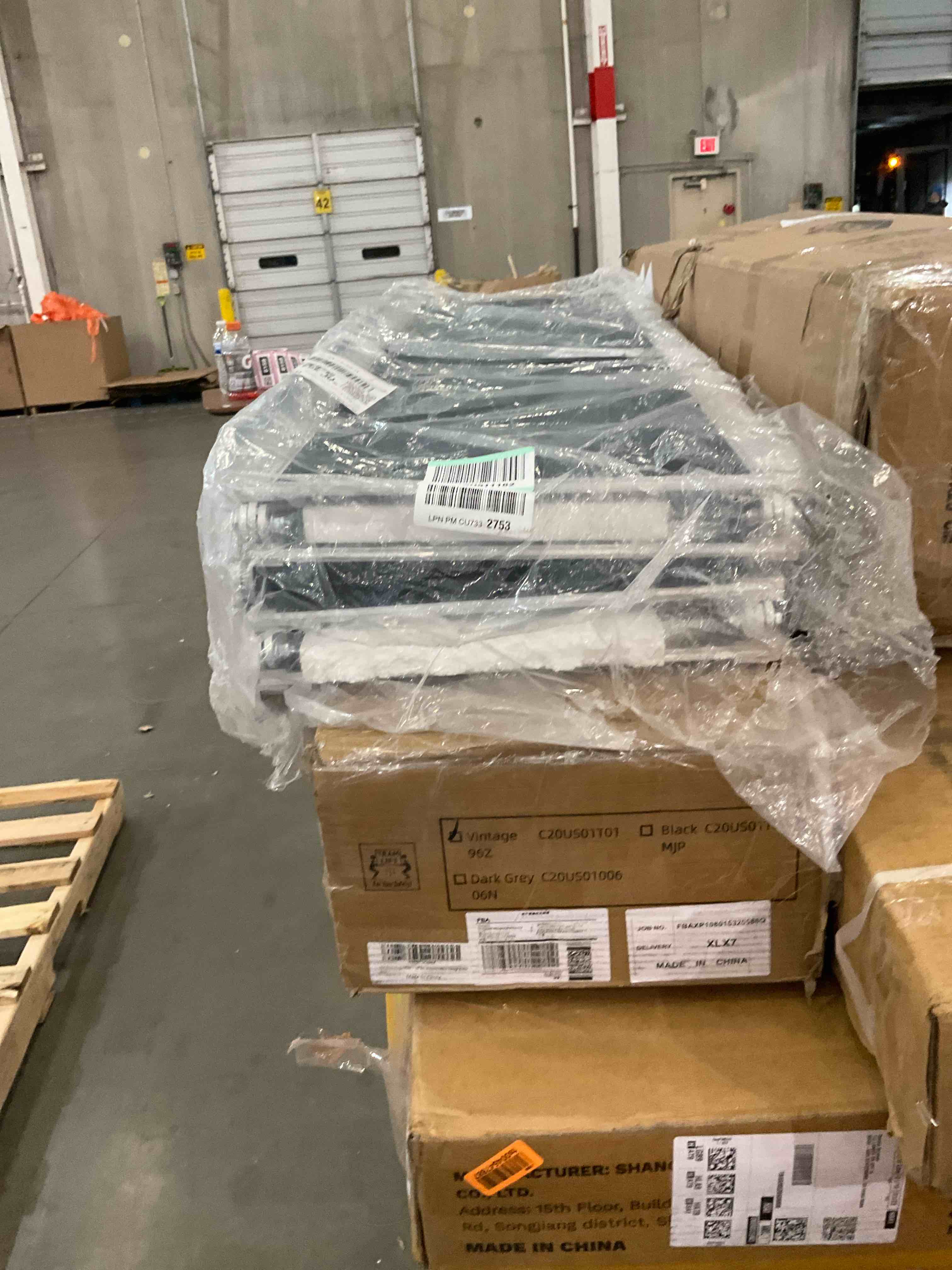 https://s3.amazonaws.com/lotting-images-prod/BargainHunt/BHL00106154_1709824035460.jpeg