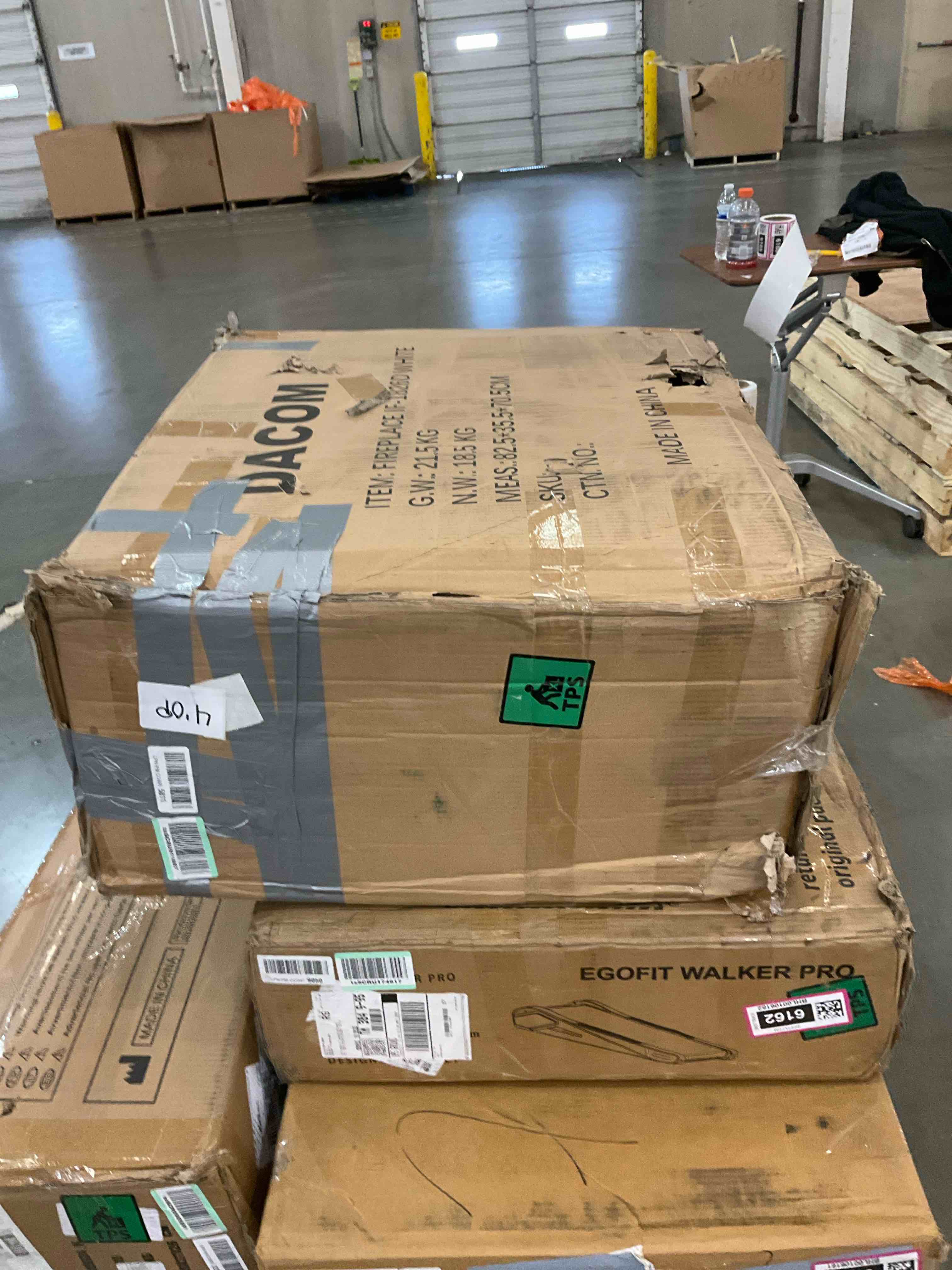https://s3.amazonaws.com/lotting-images-prod/BargainHunt/BHL00106163_1709826085292.jpeg