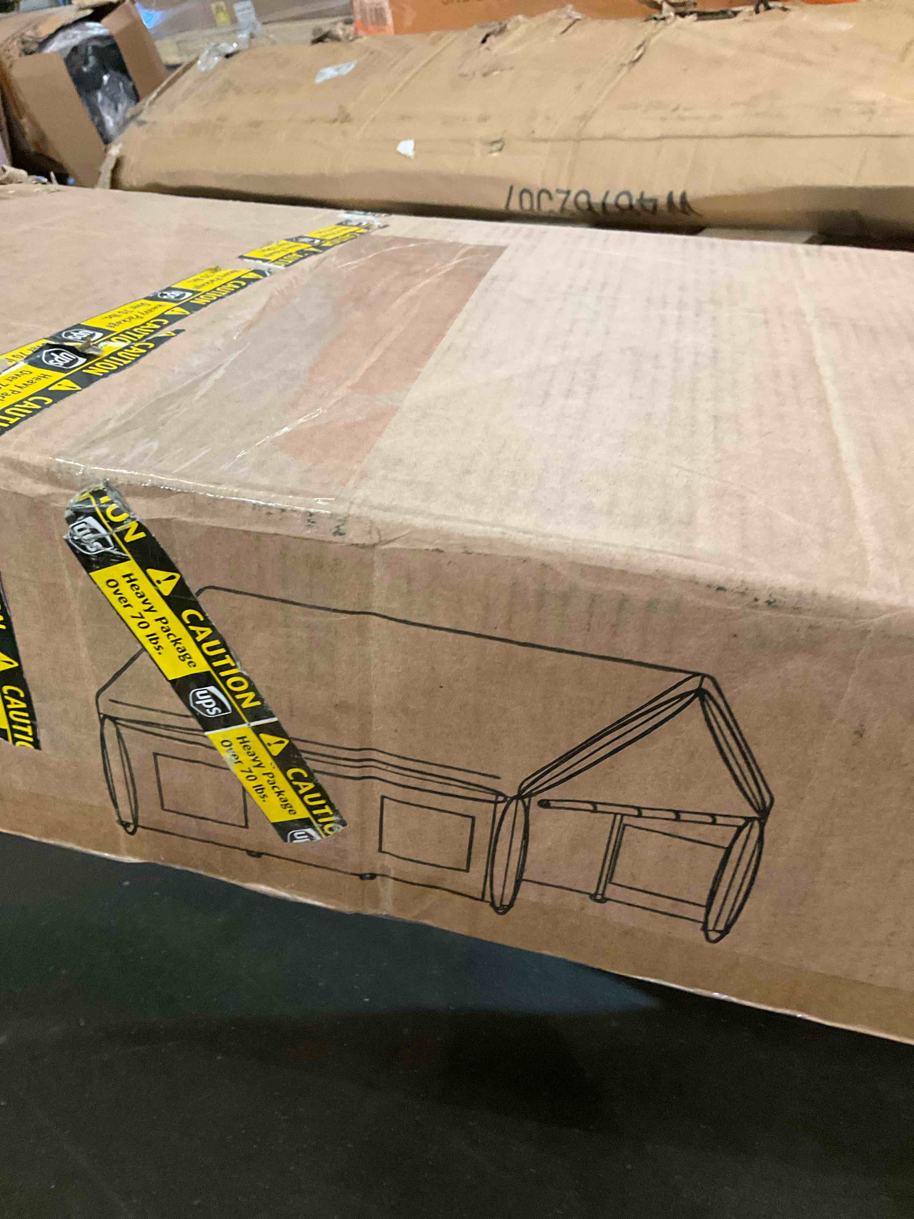 https://s3.amazonaws.com/lotting-images-prod/BargainHunt/BHL00106309_1710171463177.jpeg