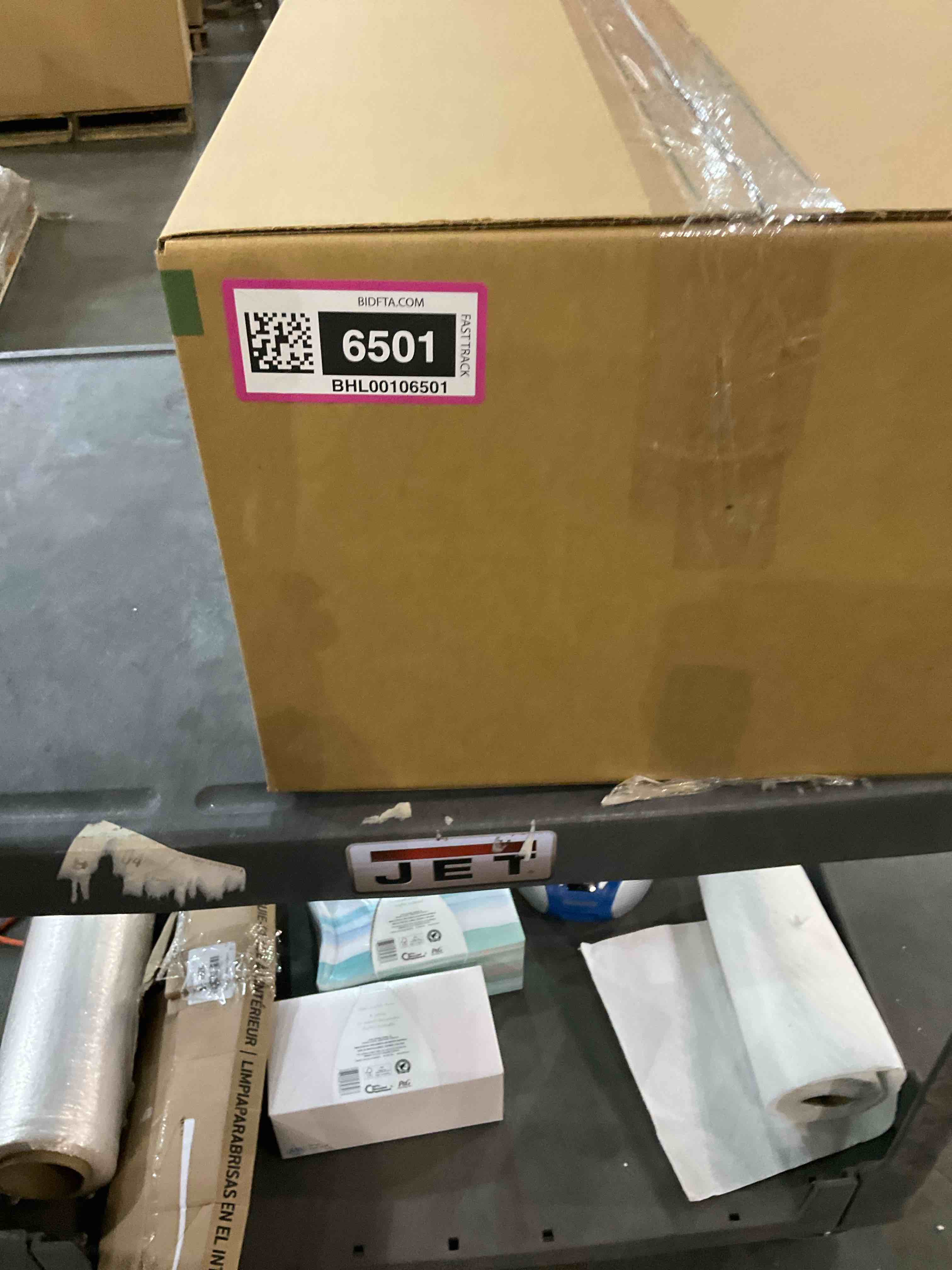 https://s3.amazonaws.com/lotting-images-prod/BargainHunt/BHL00106501_1709130613530.jpeg