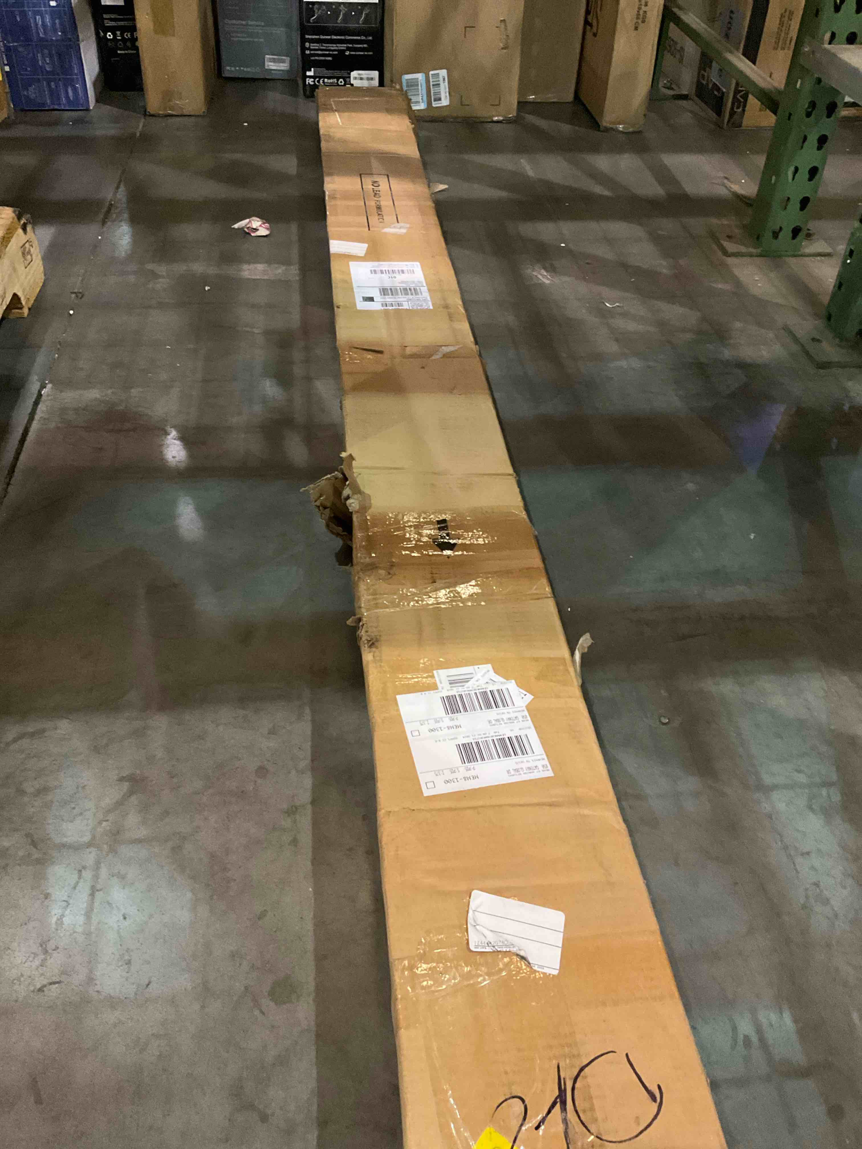 https://s3.amazonaws.com/lotting-images-prod/BargainHunt/BHL00106571_1710518952430.jpeg