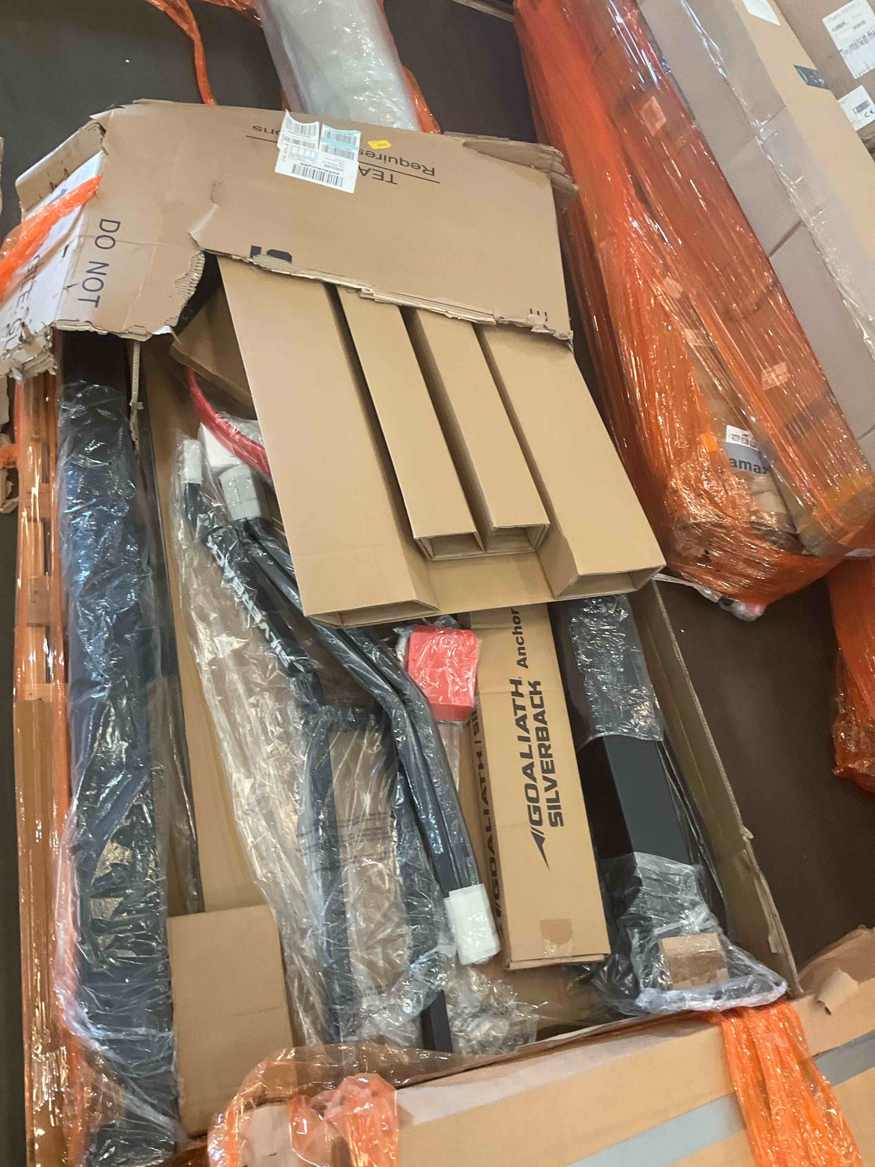 https://s3.amazonaws.com/lotting-images-prod/BargainHunt/BHL00106923_1714749468655.jpeg
