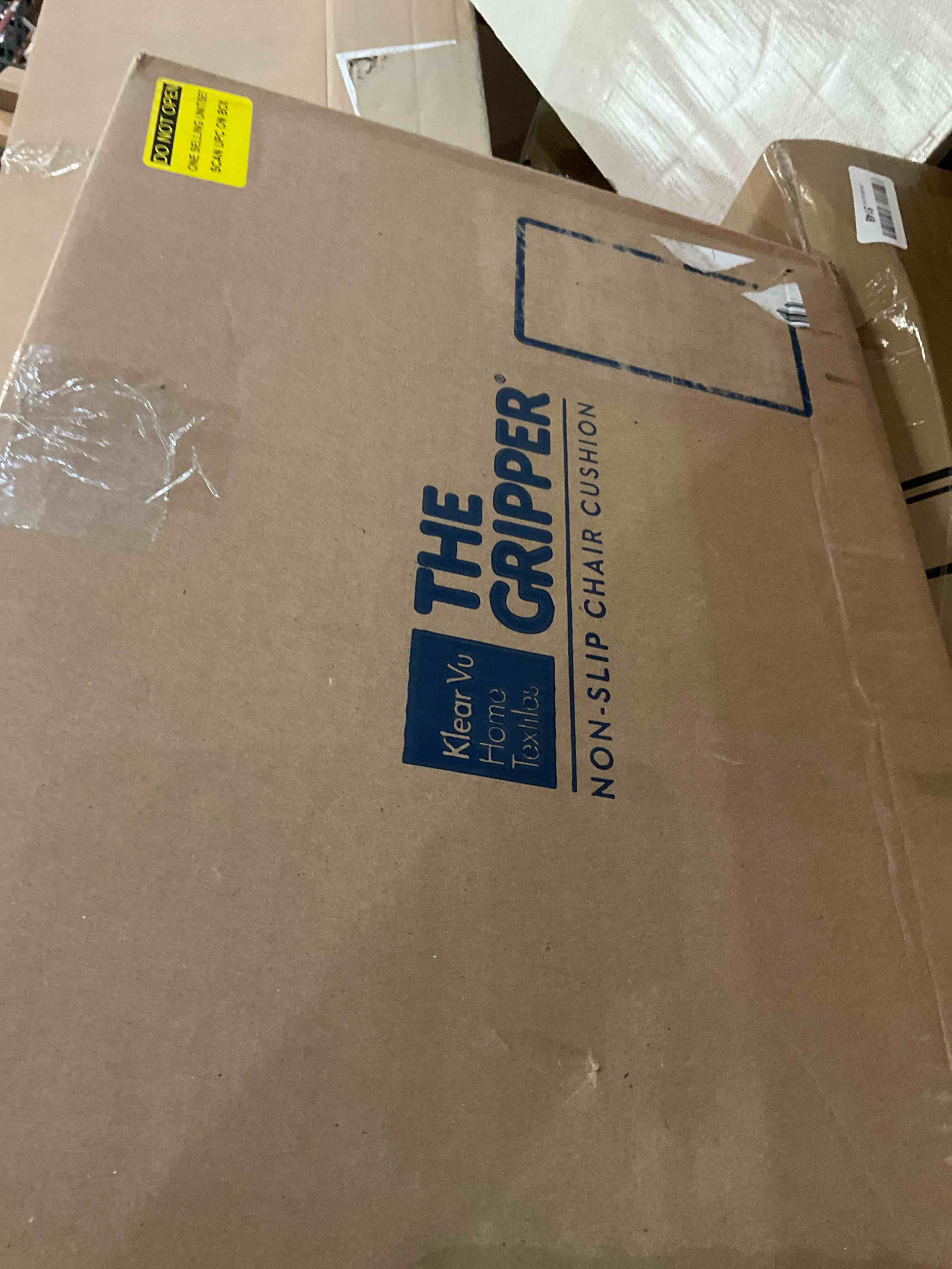 https://s3.amazonaws.com/lotting-images-prod/BargainHunt/BHL00108137_1706645533333.jpeg
