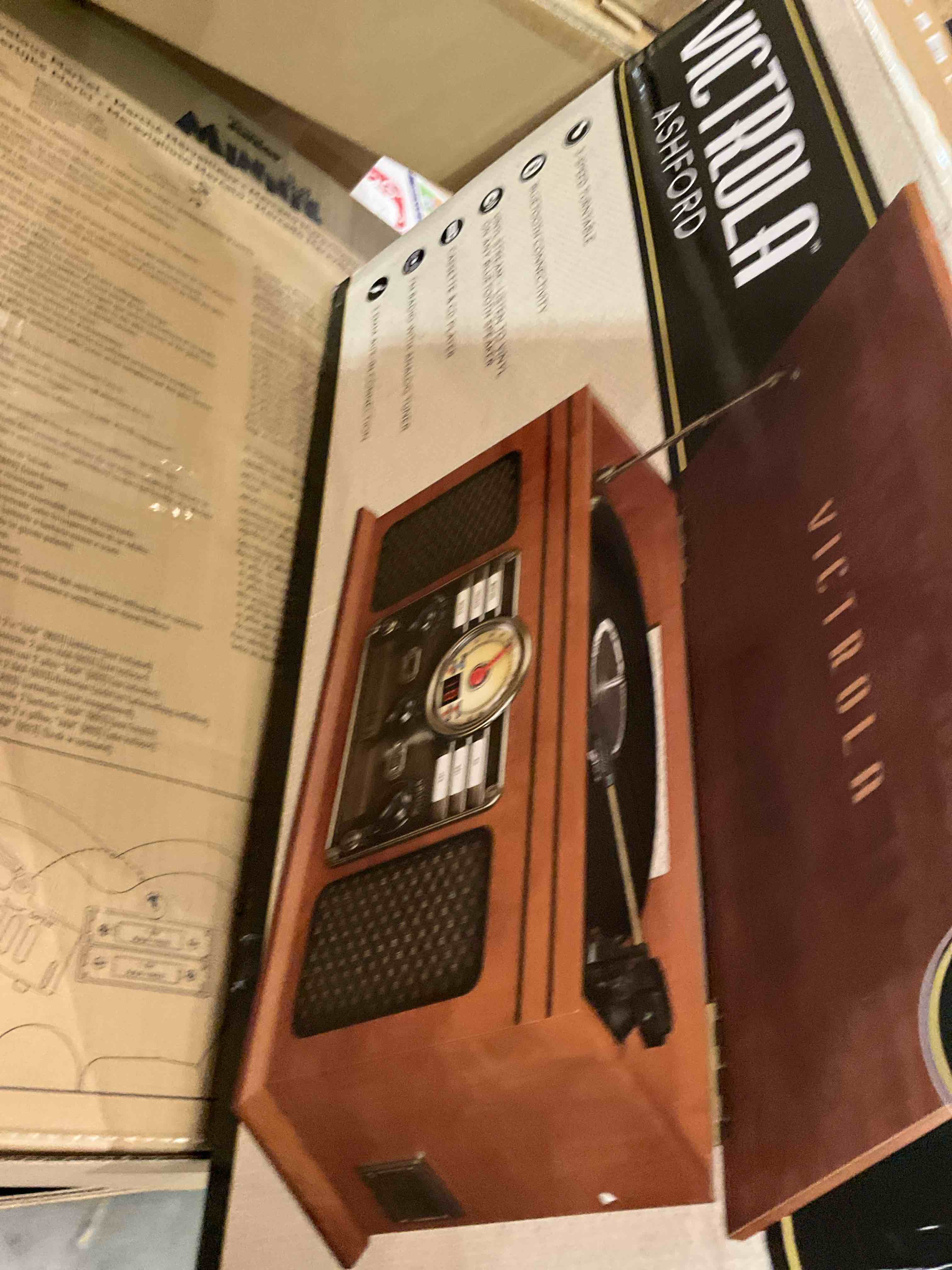 https://s3.amazonaws.com/lotting-images-prod/BargainHunt/BHL00108138_1706645591240.jpeg