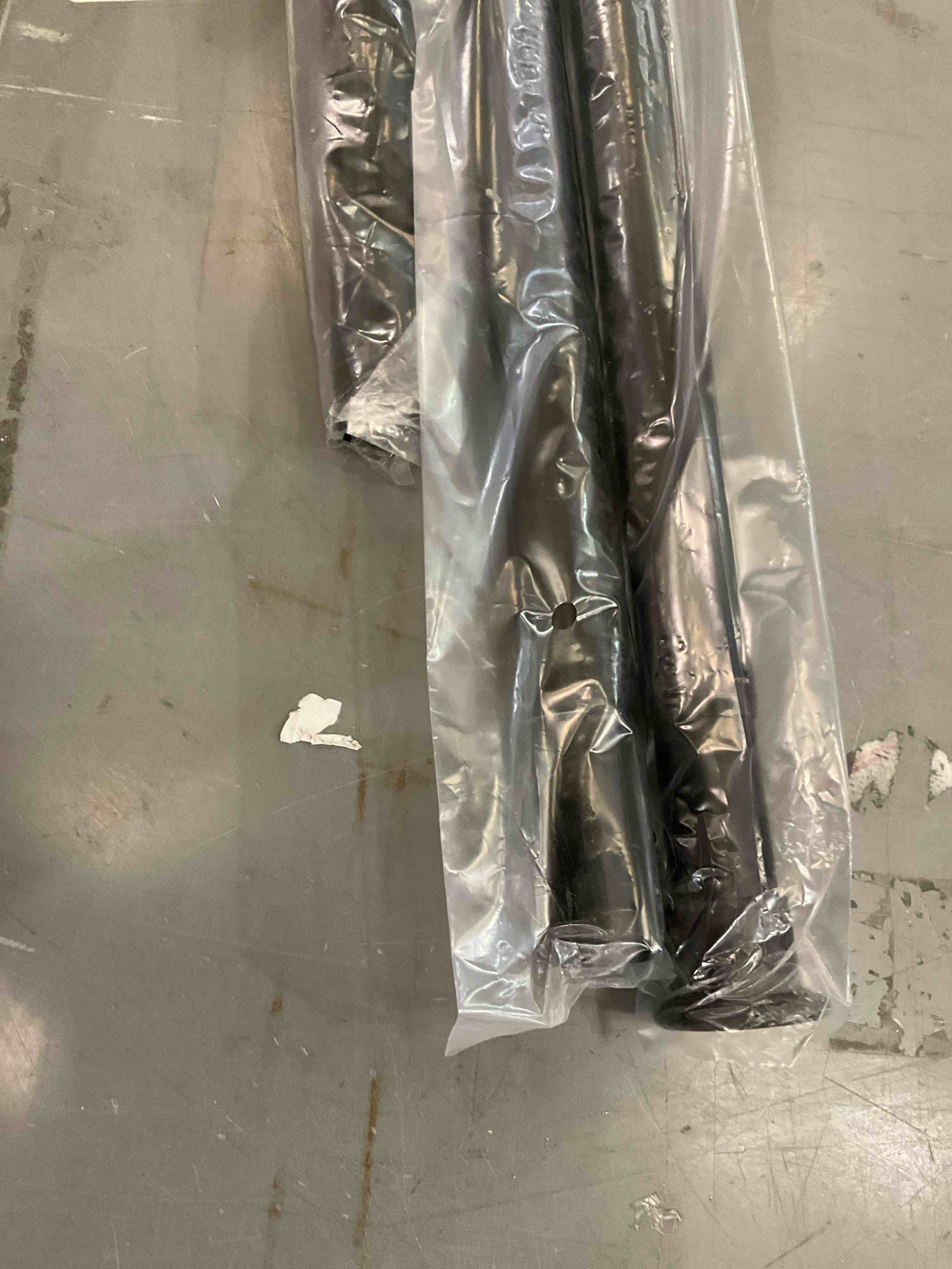 https://s3.amazonaws.com/lotting-images-prod/BargainHunt/BHL00108397_1706896496050.jpeg