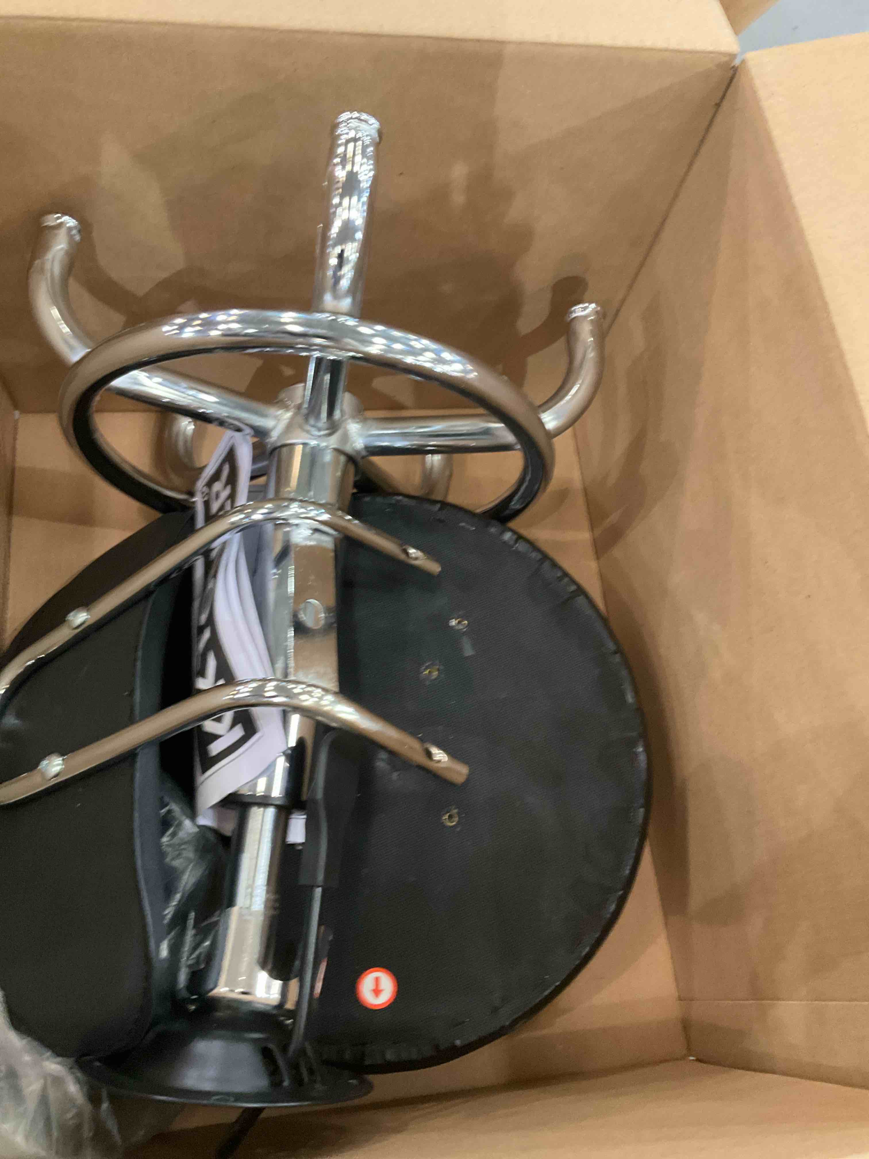 https://s3.amazonaws.com/lotting-images-prod/BargainHunt/BHL00108435_1706903910810.jpeg