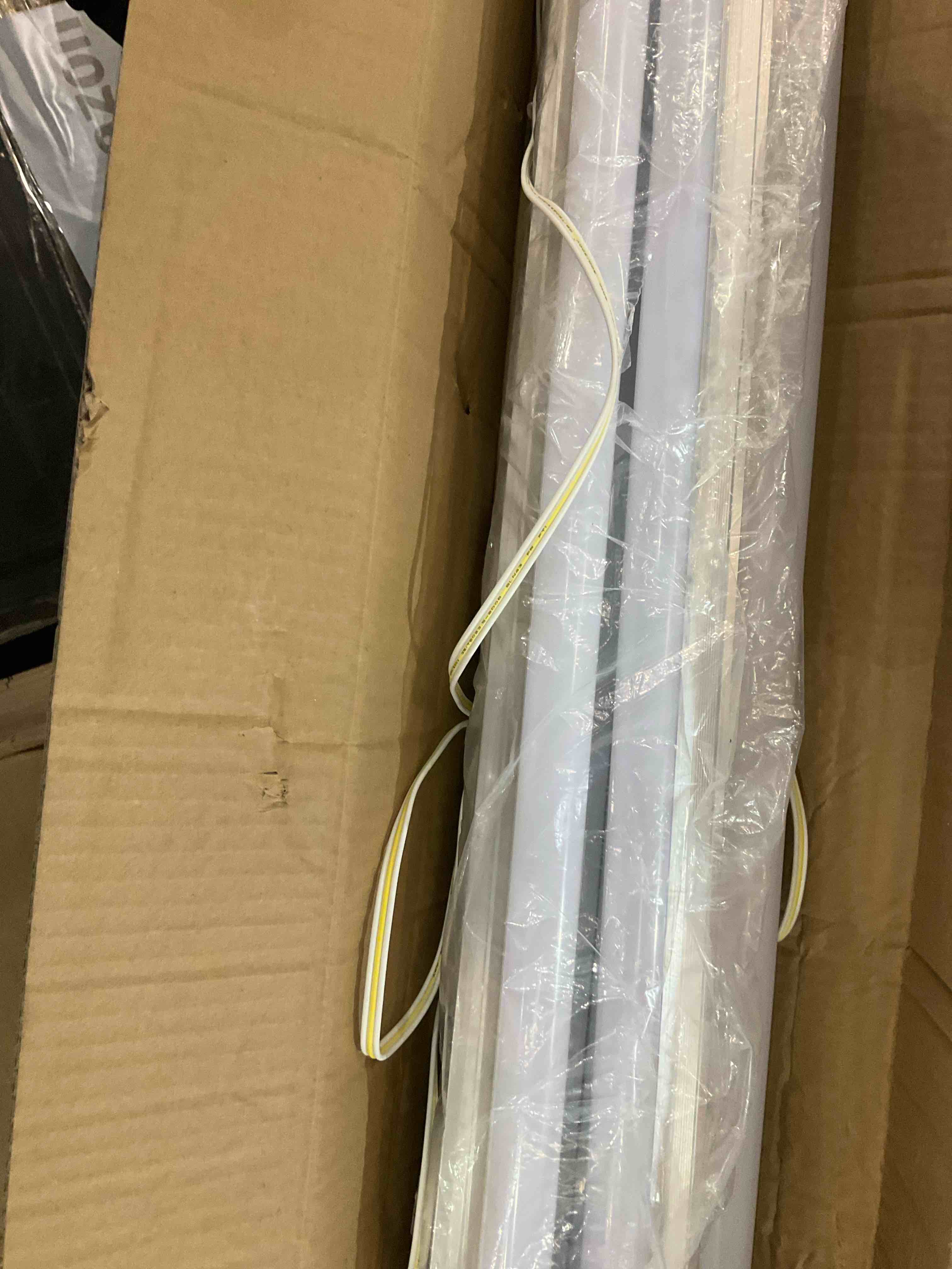 https://s3.amazonaws.com/lotting-images-prod/BargainHunt/BHL00108457_1707145765819.jpeg