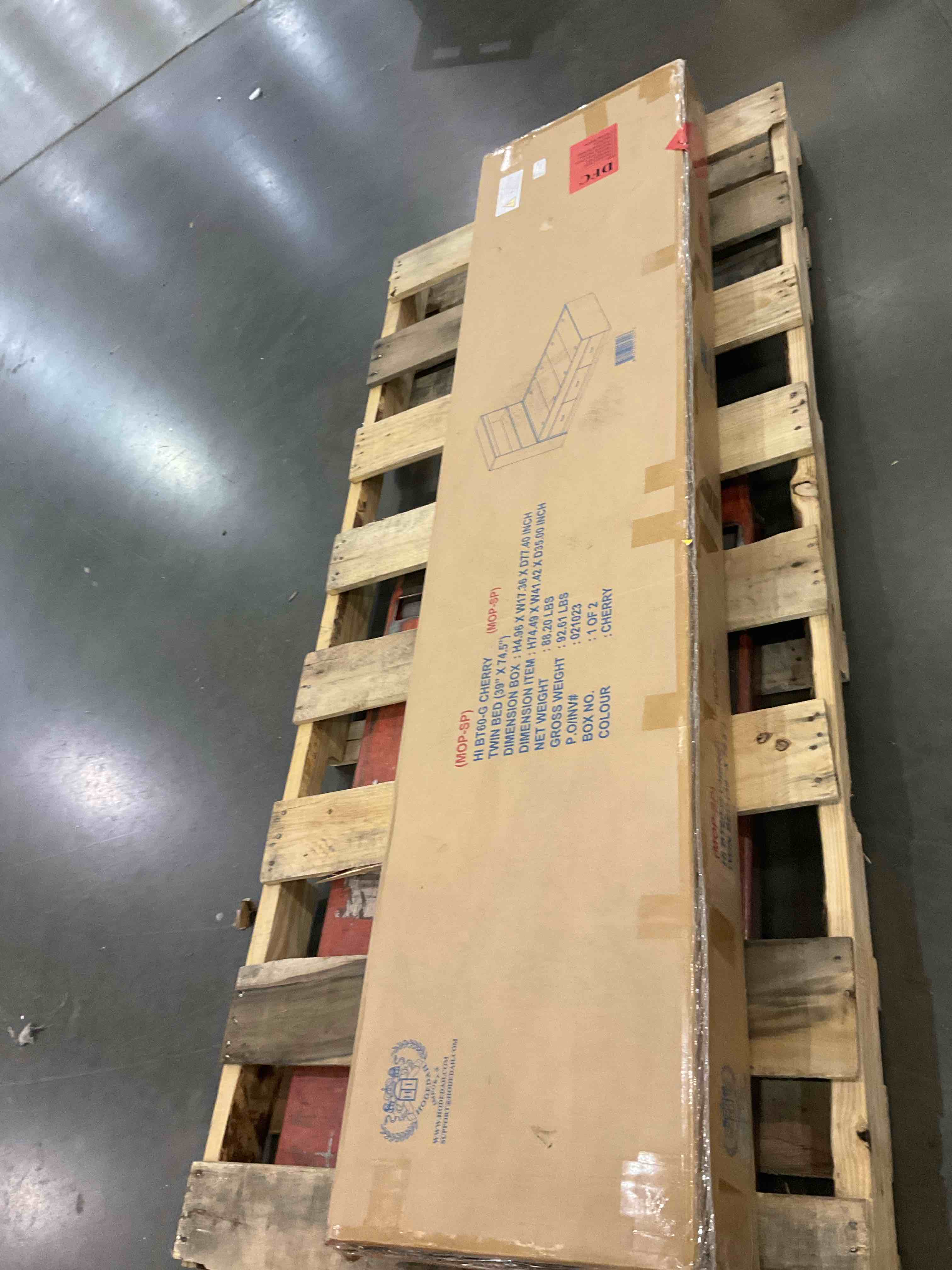 https://s3.amazonaws.com/lotting-images-prod/BargainHunt/BHL00108648_1712245425190.jpeg
