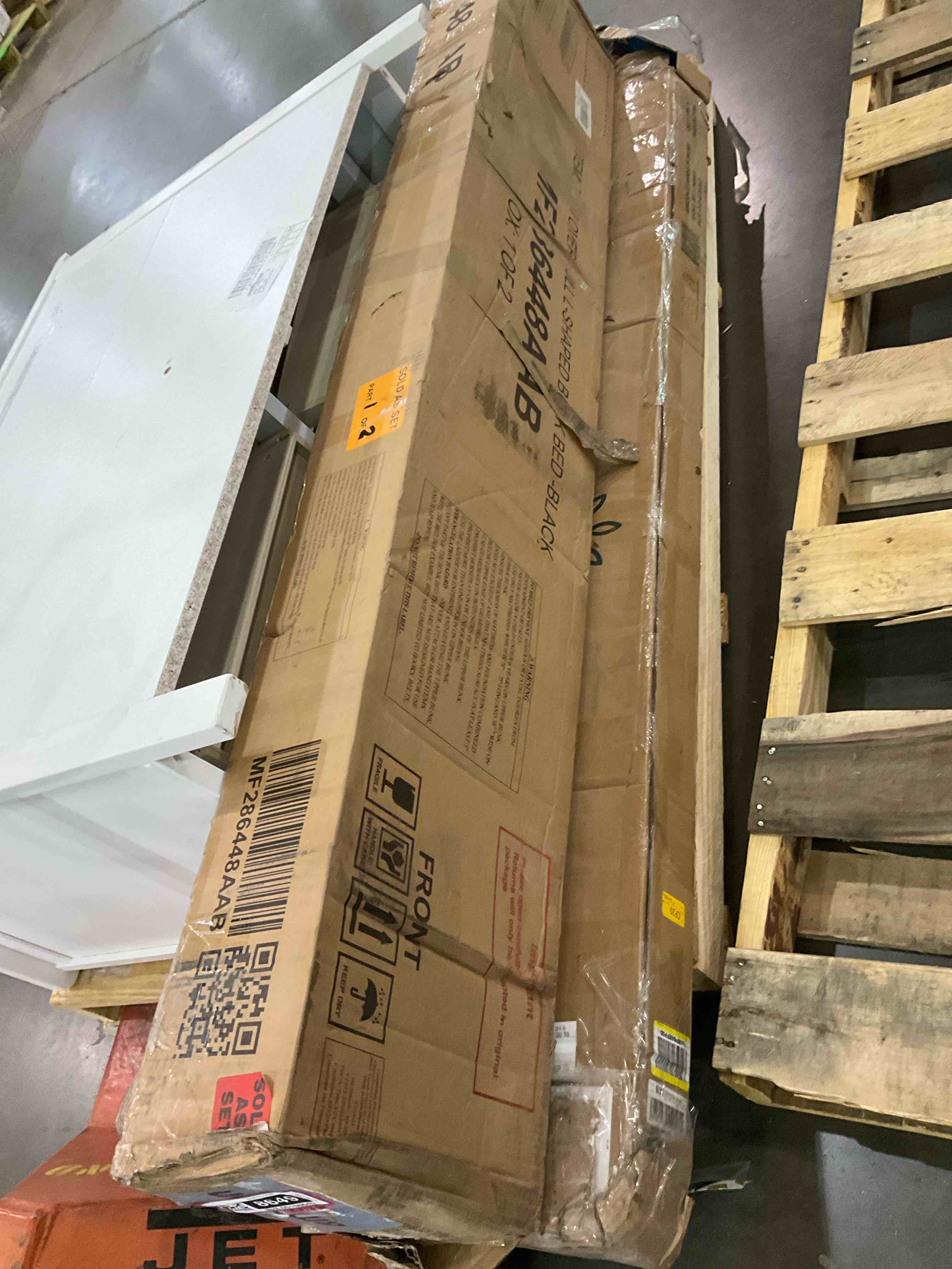 https://s3.amazonaws.com/lotting-images-prod/BargainHunt/BHL00108649_1712248504479.jpeg