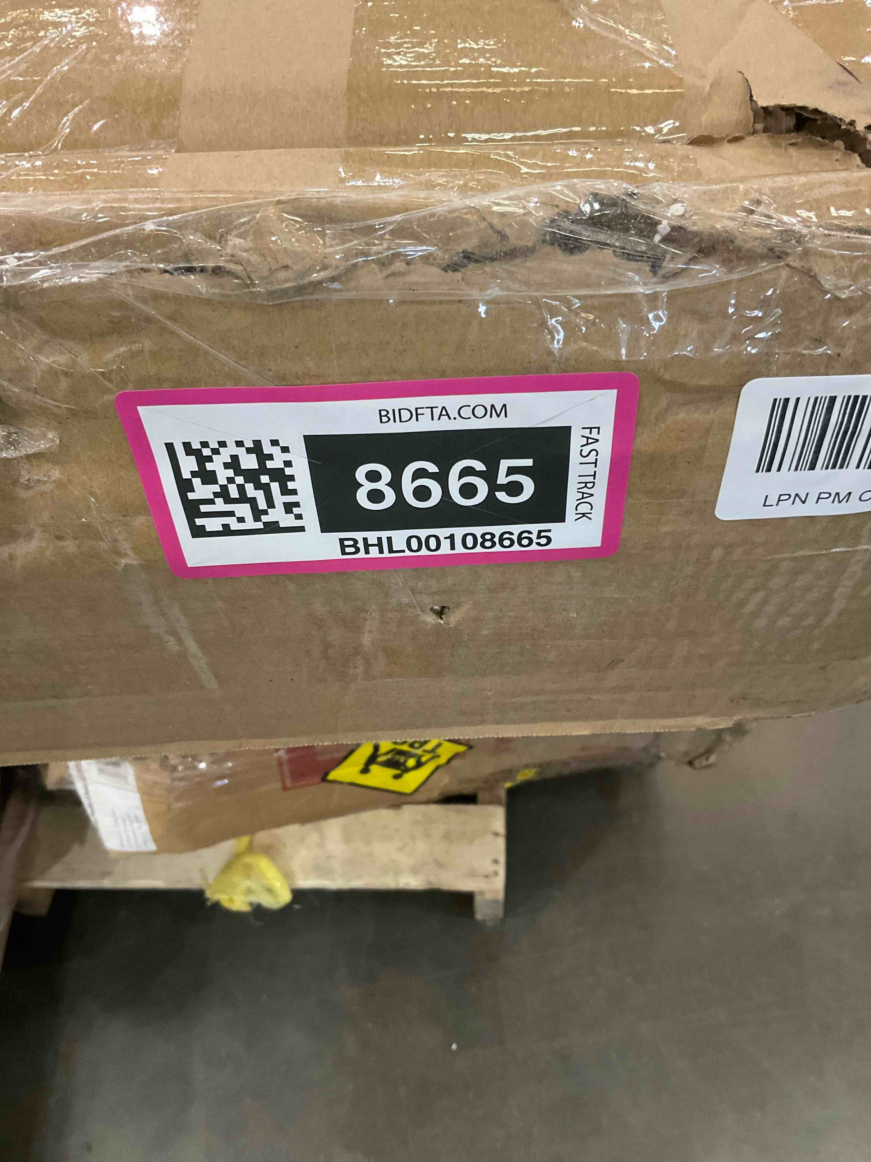 https://s3.amazonaws.com/lotting-images-prod/BargainHunt/BHL00108665_1712256486388.jpeg