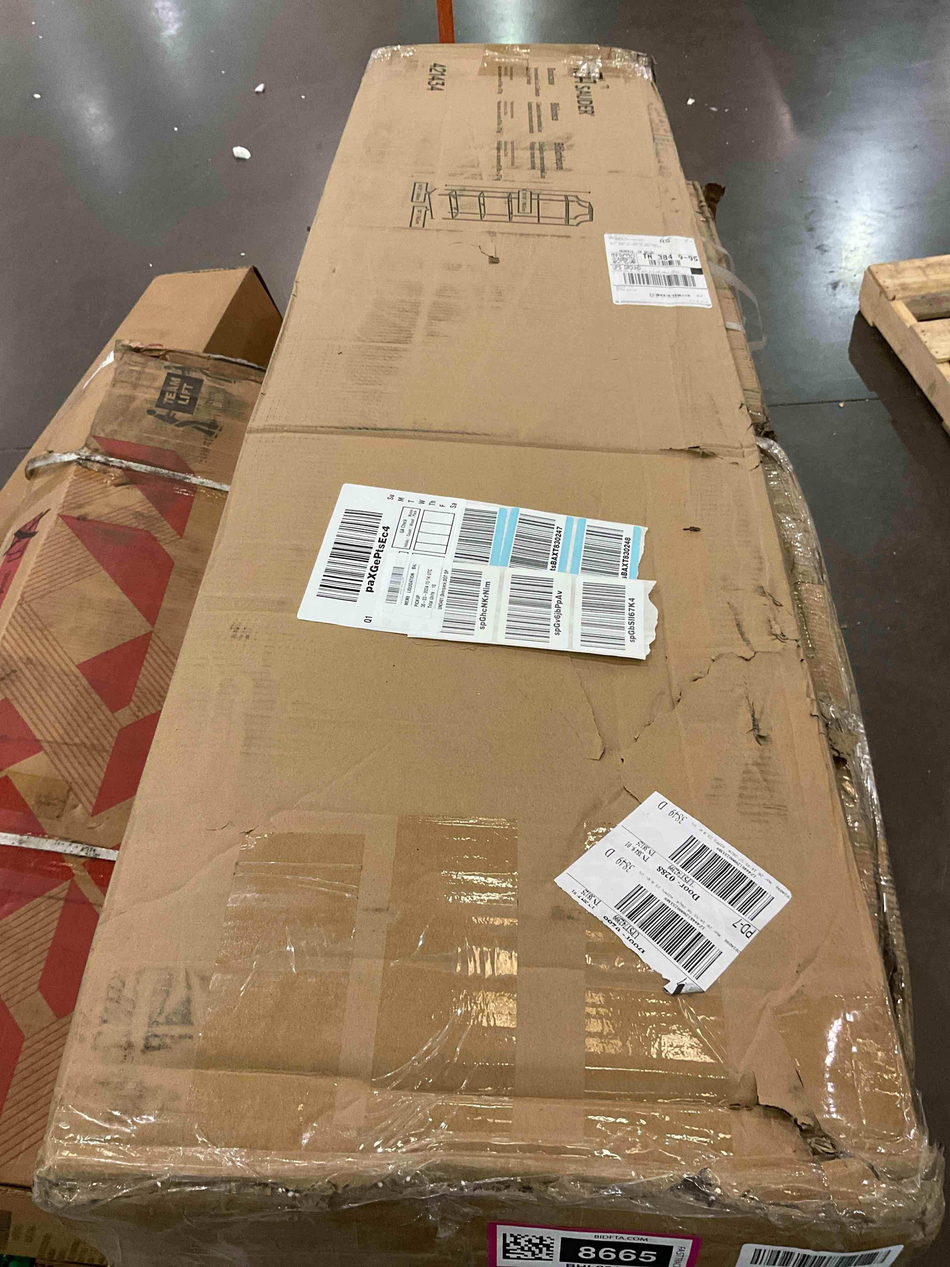 https://s3.amazonaws.com/lotting-images-prod/BargainHunt/BHL00108665_1712256490275.jpeg