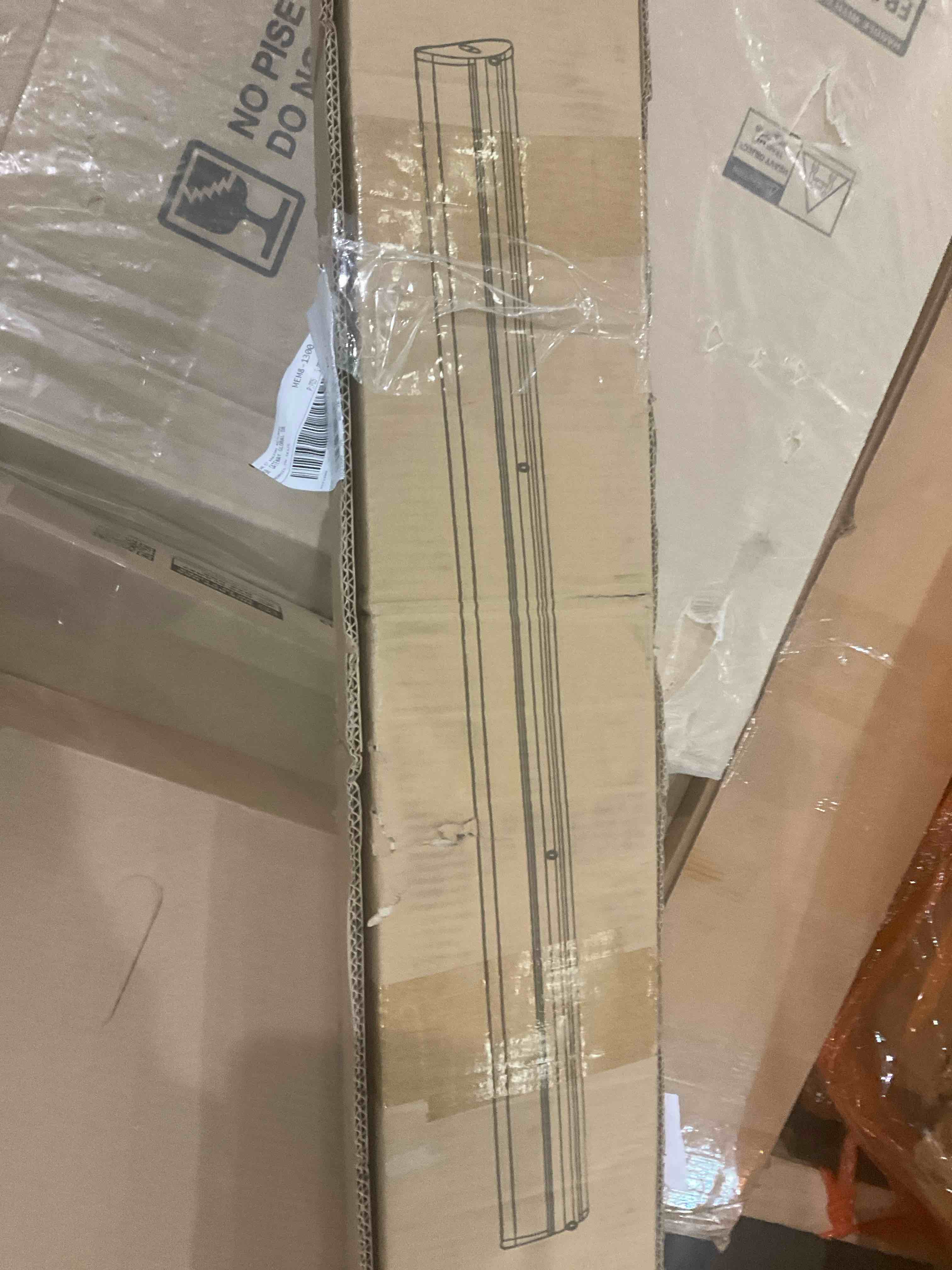 https://s3.amazonaws.com/lotting-images-prod/BargainHunt/BHL00108707_1712673294216.jpeg