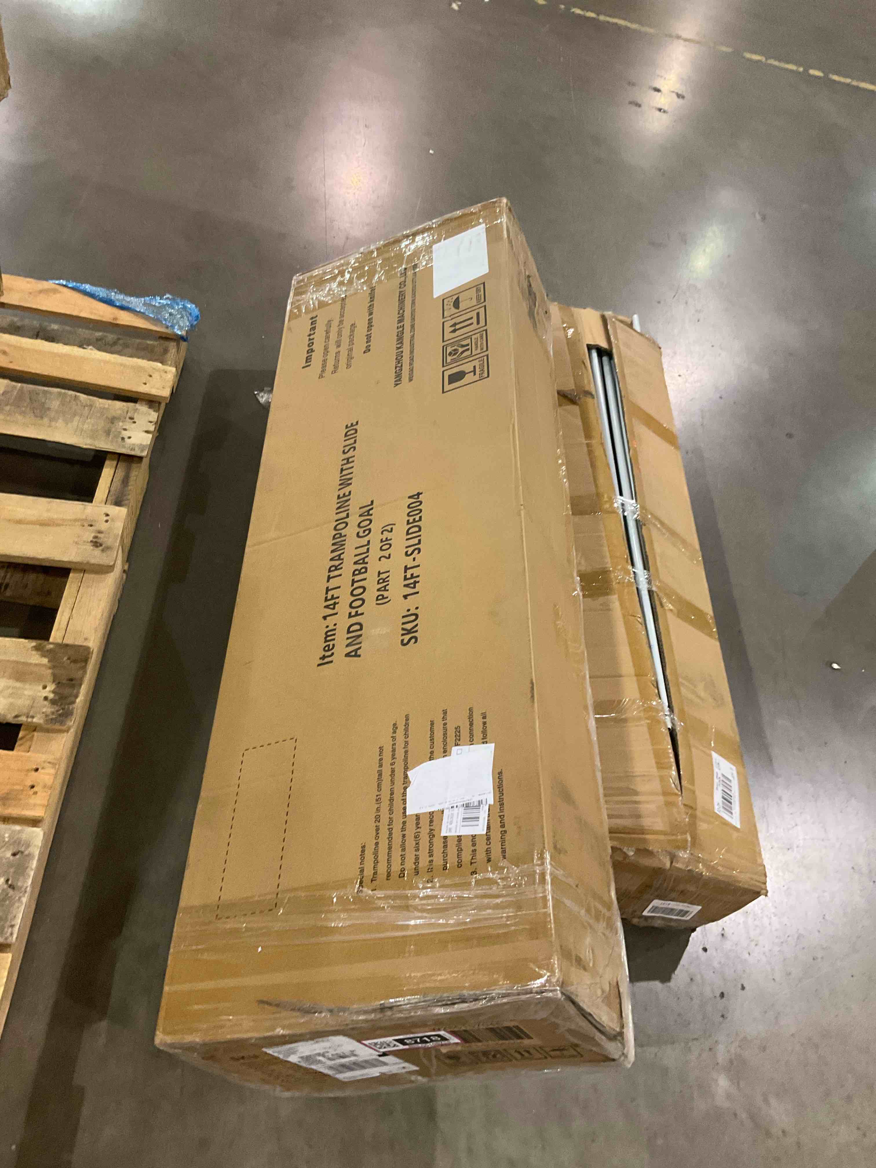 Item: 14FT TRAMPOLINE WITH SLIDE AND FOOTBALL GOAL