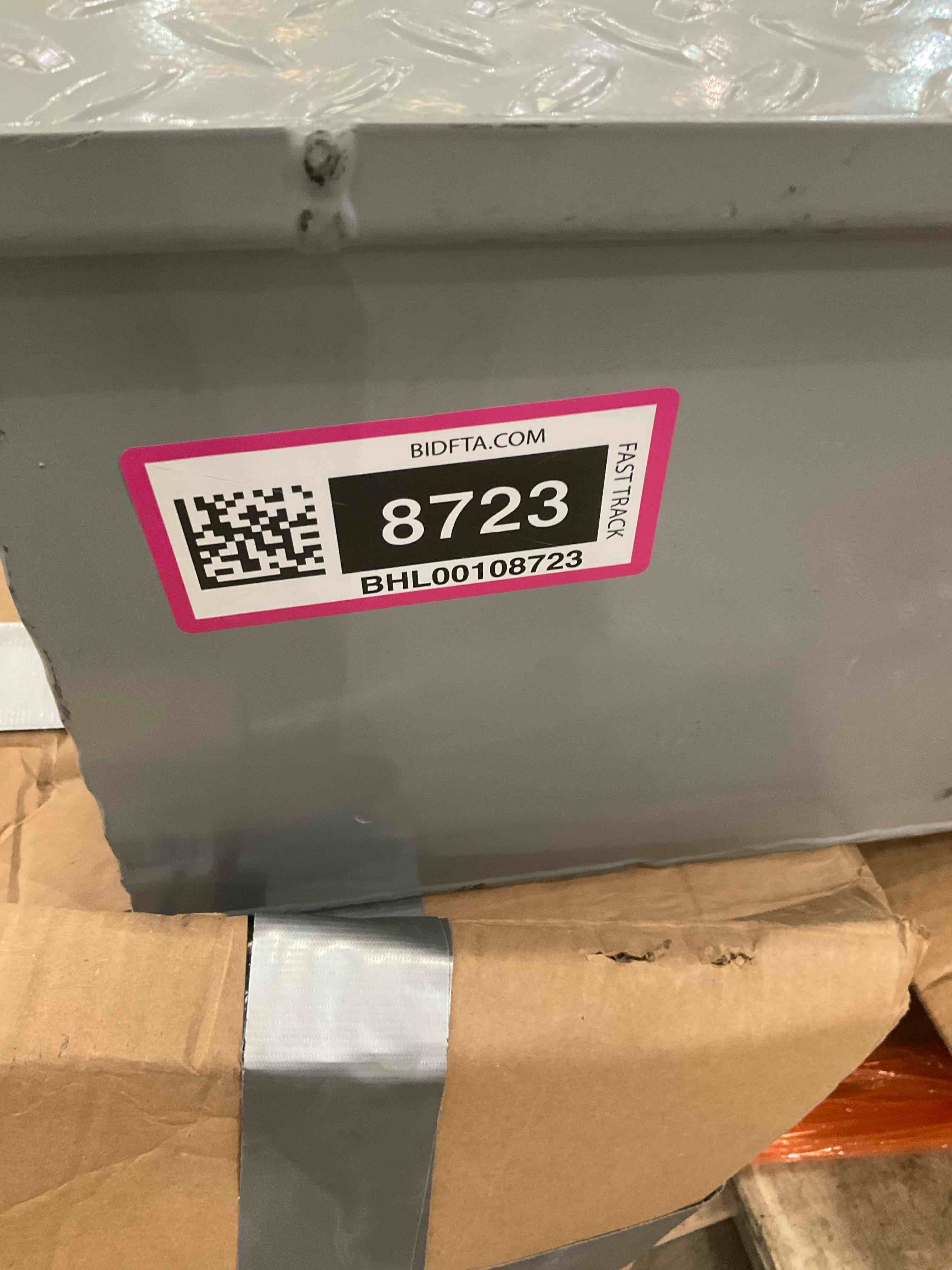 https://s3.amazonaws.com/lotting-images-prod/BargainHunt/BHL00108723_1713288128072.jpeg